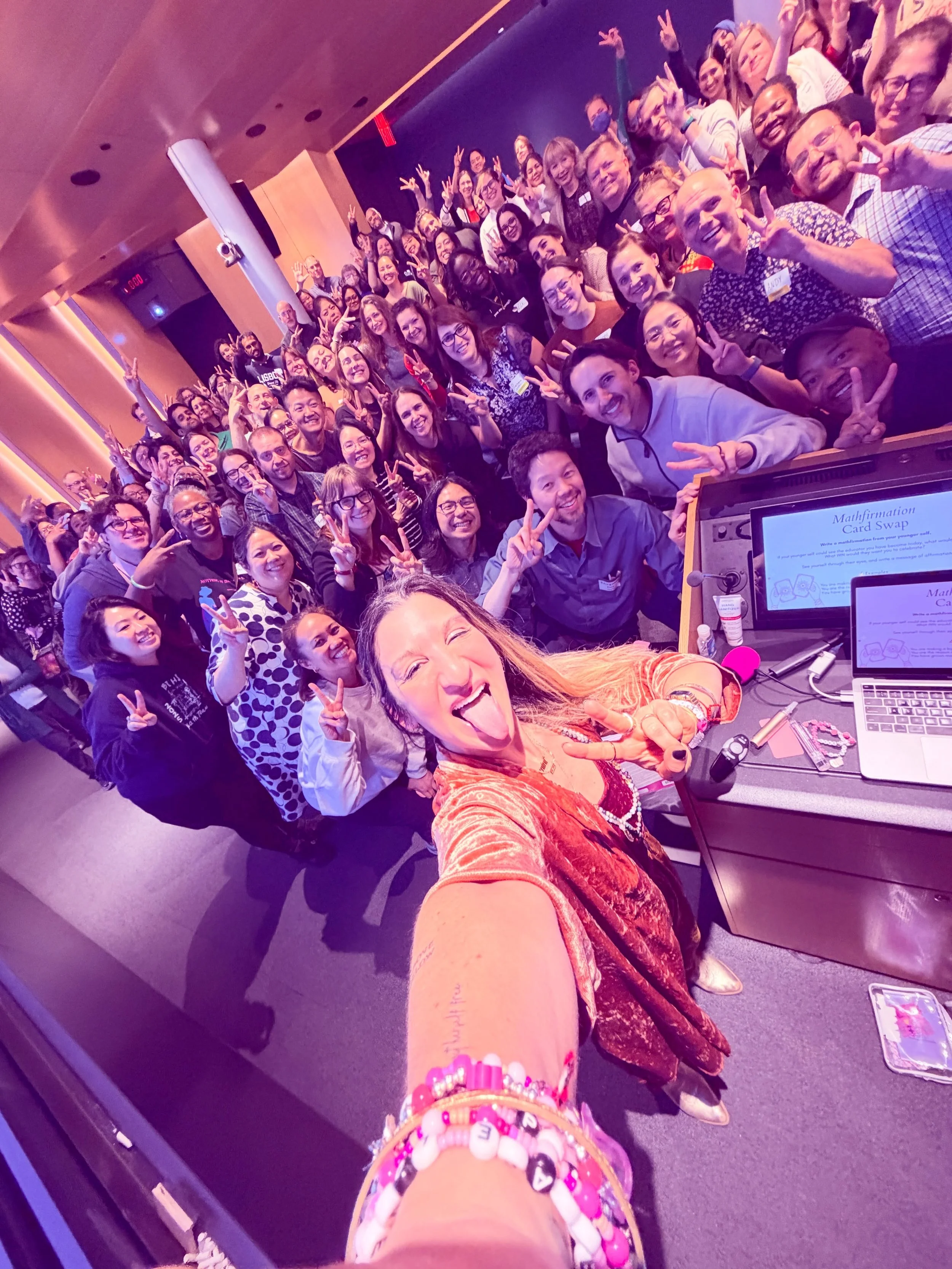 MFA OMG THROW A ✌️ IN THE COMMENTS IF U WERE A PART OF THE MAGIC LAST NIGHT👇 (And pls enjoy this carousel of me having the literal TIME OF MY LIFE at @mathforamerica_ + 3 of the best beverages I consumed in NYC in under 12 hours)😋 I LOVE IT SO MUCH