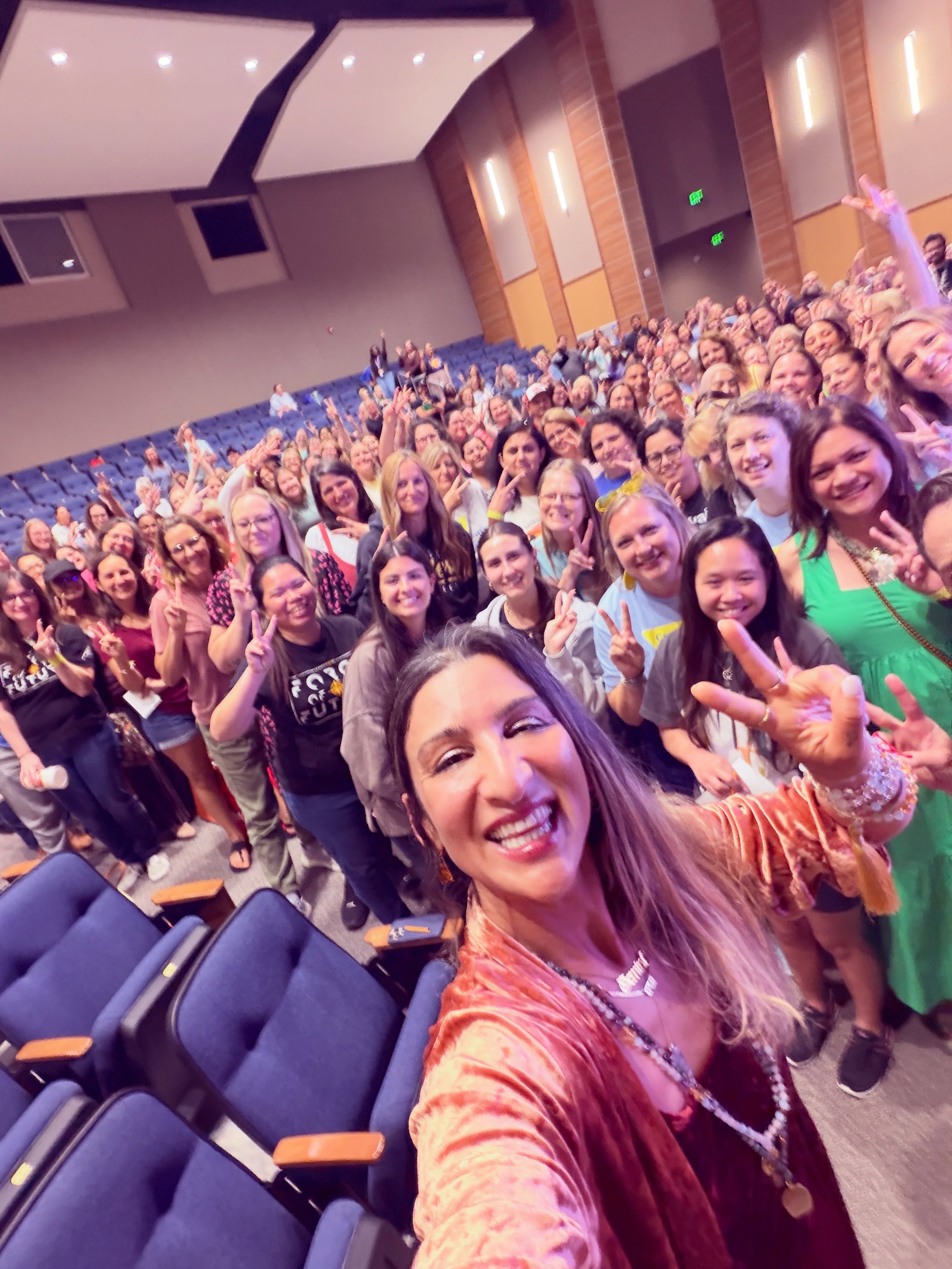 M A T H J O Y OMG throw a ✌️ in the comments if you were THERE!!!!👇 (And swipe ➡️ to the last pic for your new fave @spotify math playlist 💃)

J O Y is literally what I experienced and witnessed in every single part of yesterday. 

Thank you to ALL