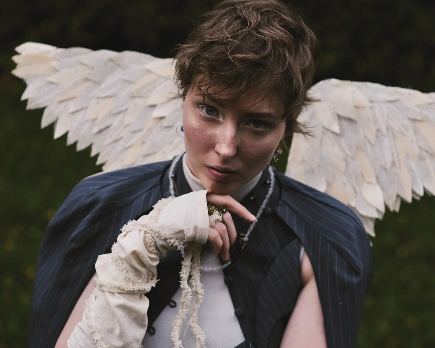 Business Angels 🪽

Had the honour and privilege to strike a deal with my angelic pal Corbeau, all while taking flight in our most corporate attire of course 🤝 Forever in awe of you sweet friend @beau.scal and I cannot wait to continue creating magi