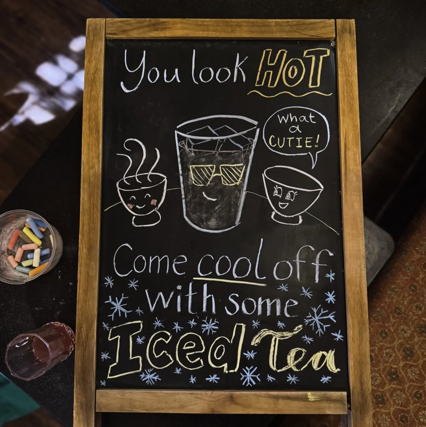 Keepin&rsquo; it cool with a new little board for @bampothouse (and some iced tea of course!) 🧊🫖👩🏼&zwj;🎨

Thank you as always dear @bampothouse team for your interest in my artistic contributions and I&rsquo;m already looking forward to the next