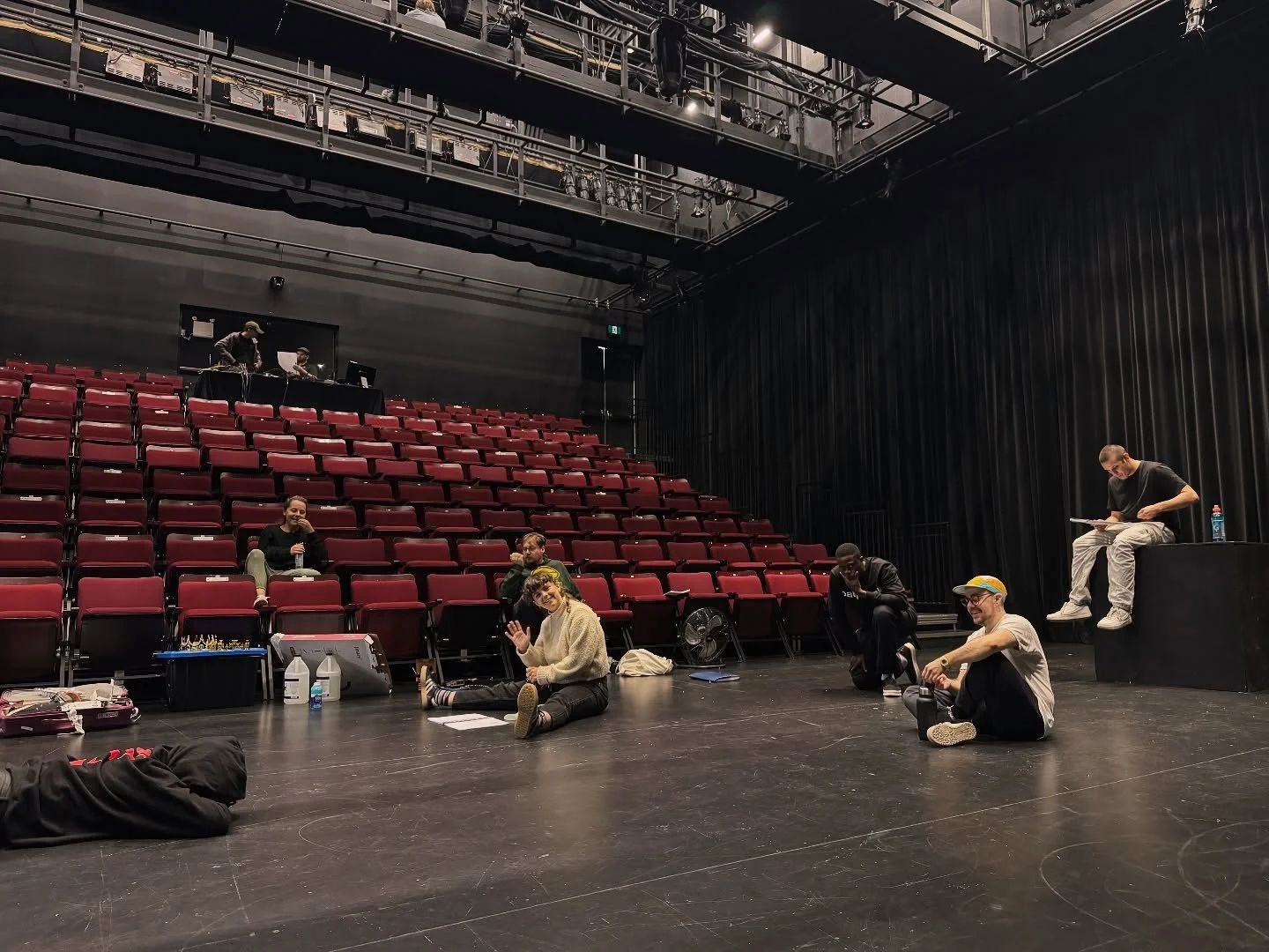 Les Sentinelles ✨ Festival des @zonestheatrales Zones Th&eacute;&acirc;trales du @nac.cna &agrave; Ottawa (8 et 9 septembre 2025)

Une coproduction de la @cieotep Compagnie Otep, du @theatrefrancais Th&eacute;&acirc;tre Fran&ccedil;ais de Toronto, et