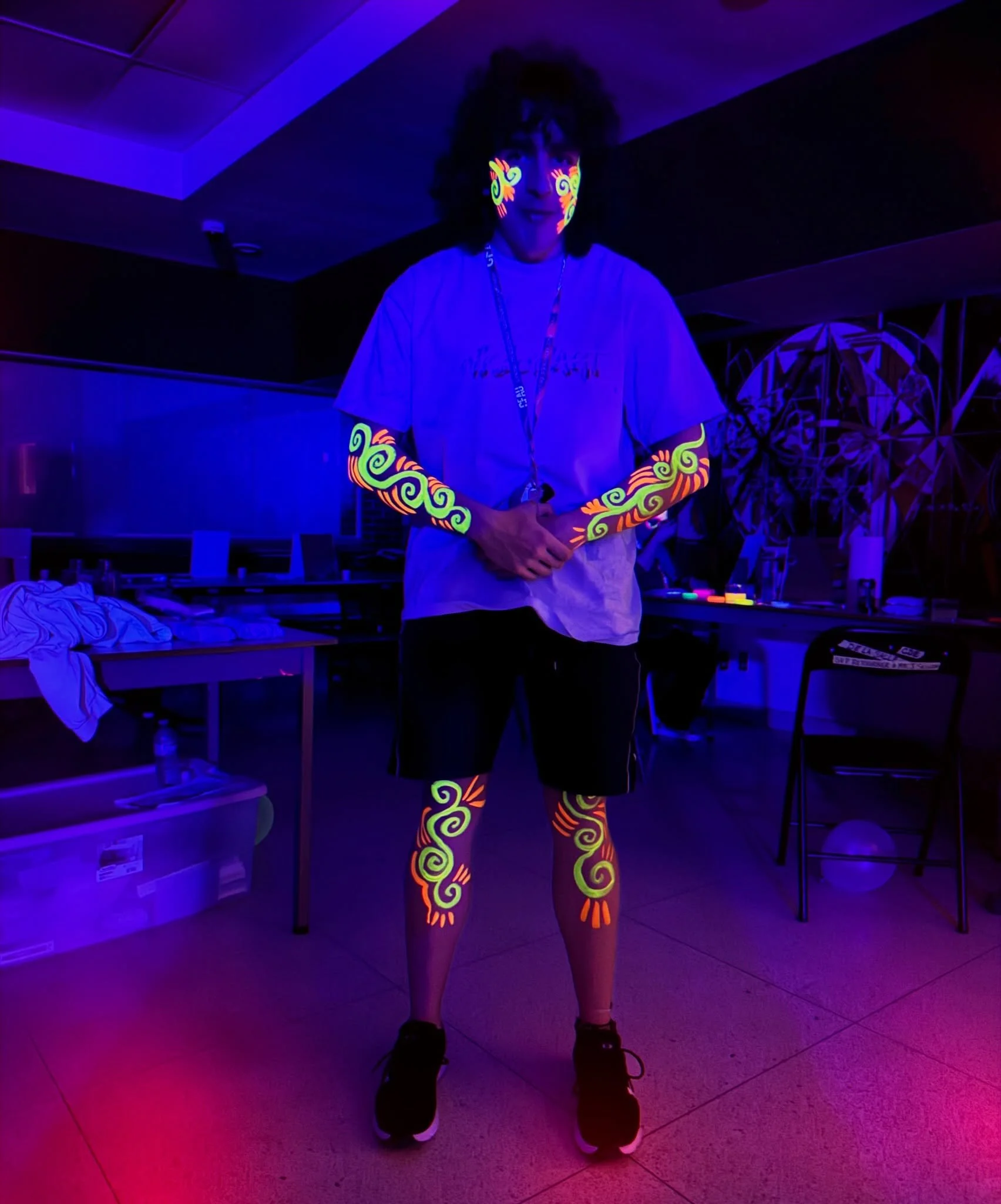 Festival Vision&rsquo;Art 2026 📍CEAO - &Eacute;cole secondaire publique De La Salle, Ottawa

Quelques souvenirs brillants du Blacklight Party vendredi pass&eacute; ! ✨🎨 C&rsquo;est ma deuxi&egrave;me ann&eacute;e comme artiste-animatrice au Vision&