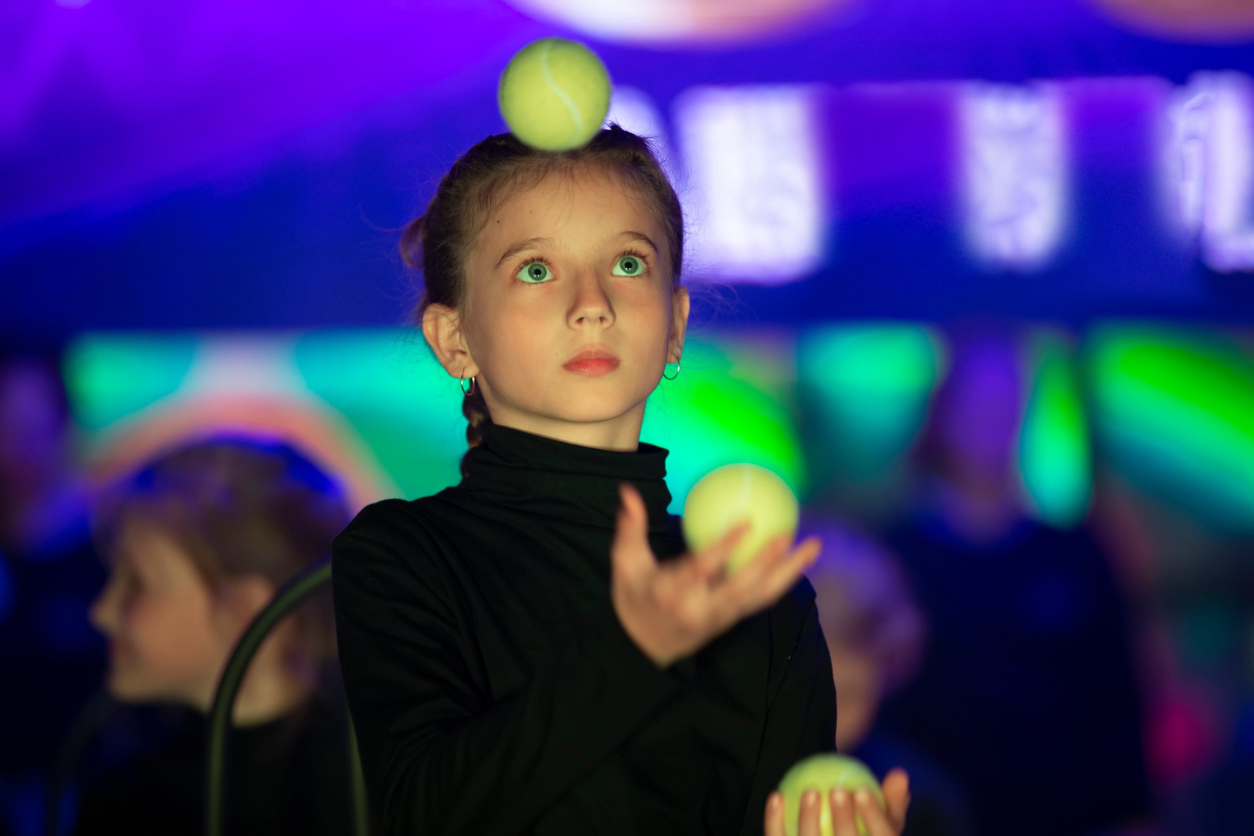 kid juggling.jpeg