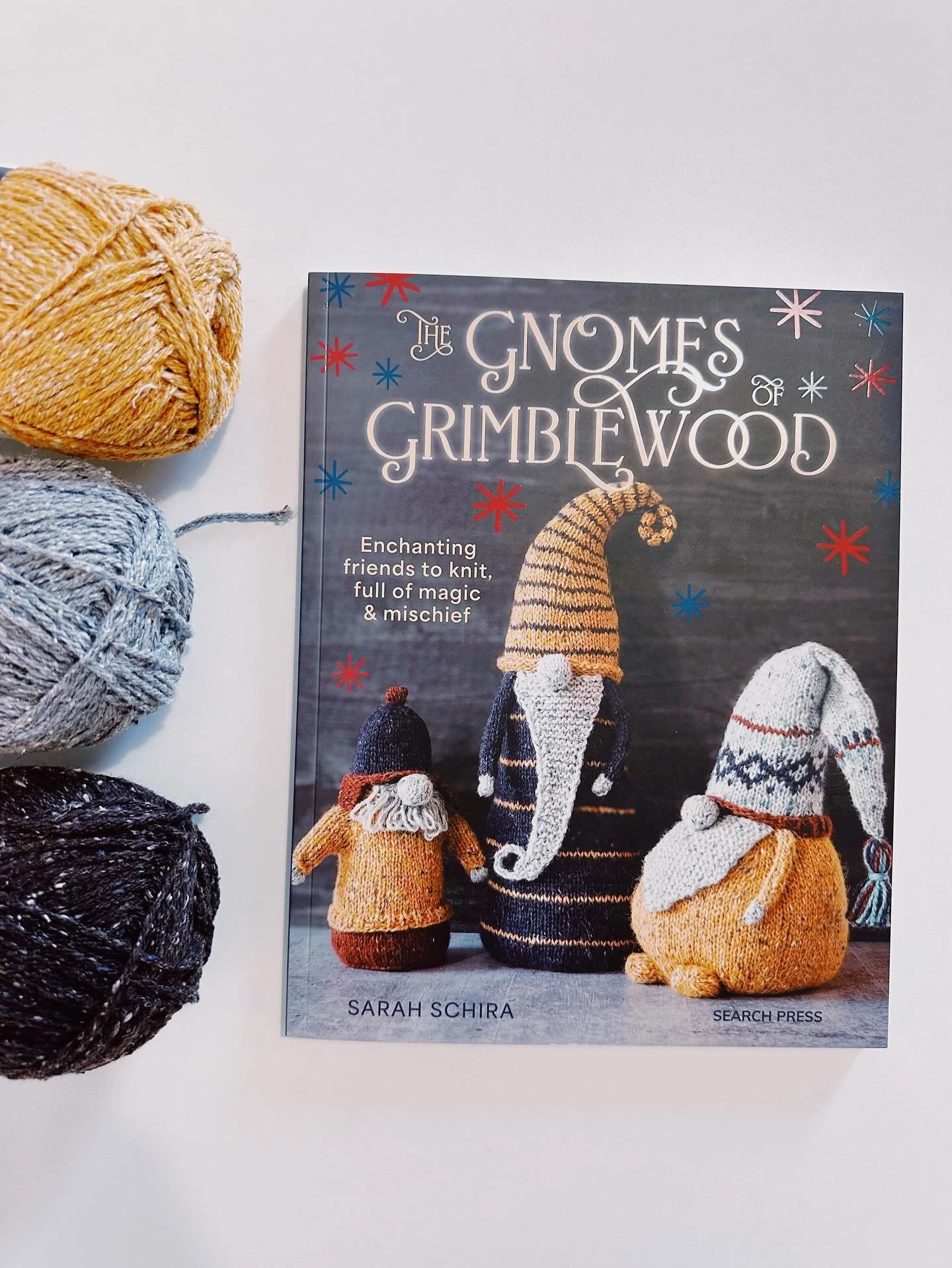 babe wake up, new gnomes of grimblewood just dropped

At least, it&rsquo;s new to us! Pick up your copy and learn to knit all 8 of these cute little guys. Seen here with Berroco Remix because you just KNOW these lads love eco friendly textiles 🌲