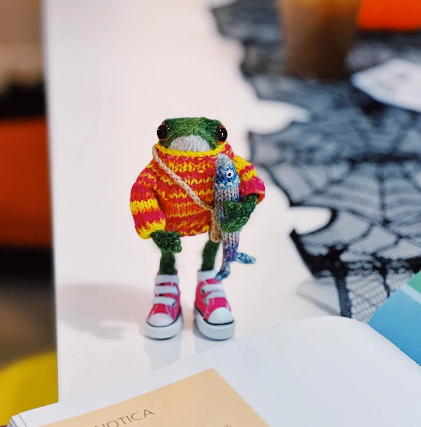 Little moments from last week&rsquo;s Scrappy Hour 🐸 
 Our Friday night stitch social is back tonight from 6-9pm, and for the first time ever, we officially have espresso service! Come enjoy a pumpkin or chai latte, or something else yummy from our 