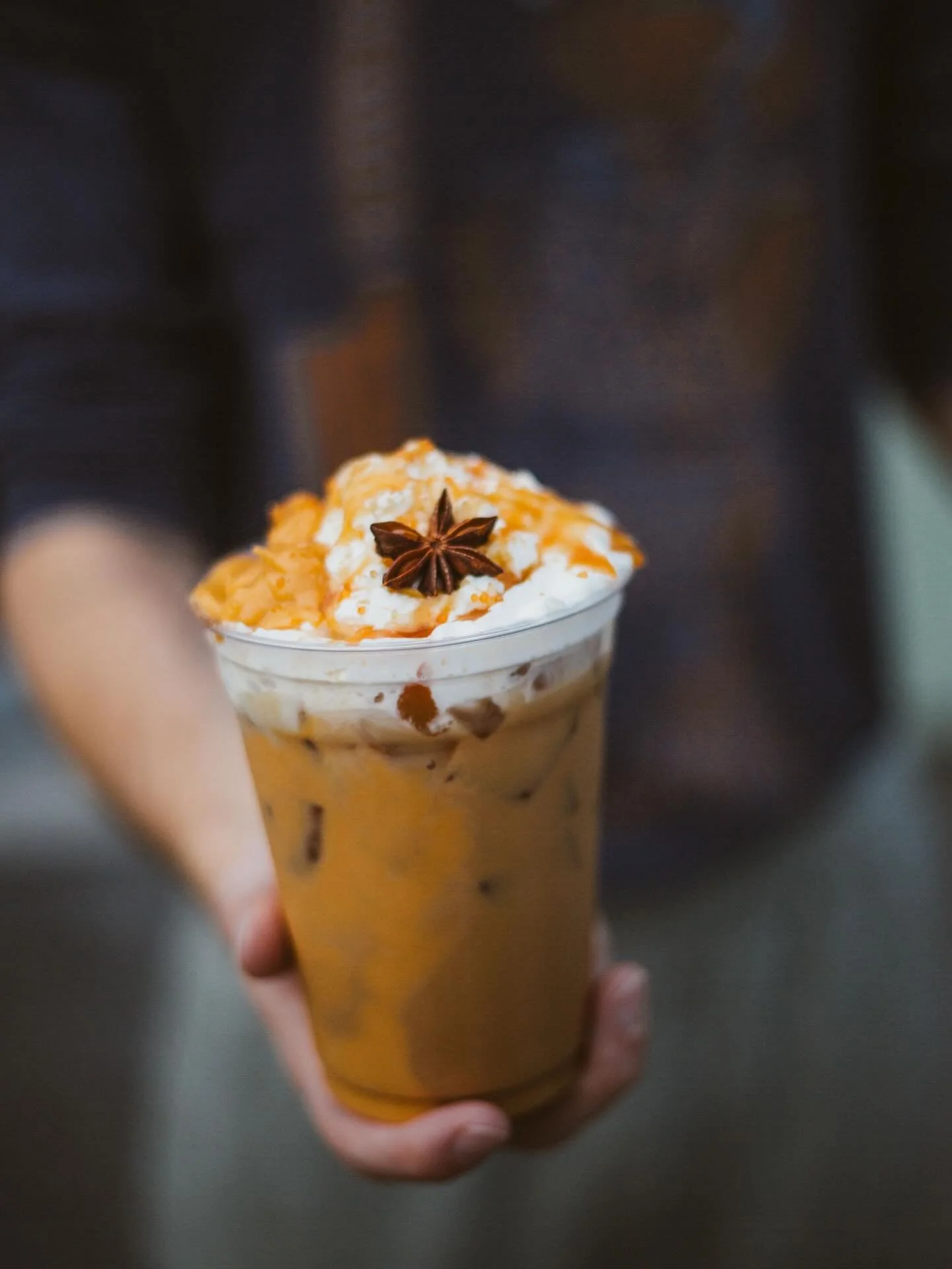 We wanted fall in a cup&hellip; so we made one. 🍮☕
 Introducing the Butterscotch Pudding Latte: silky, nostalgic, and just sweet enough.
 Catch it at Scrappy Hours every Friday and on Saturdays all month long (yes, including our I Love Yarn Day even