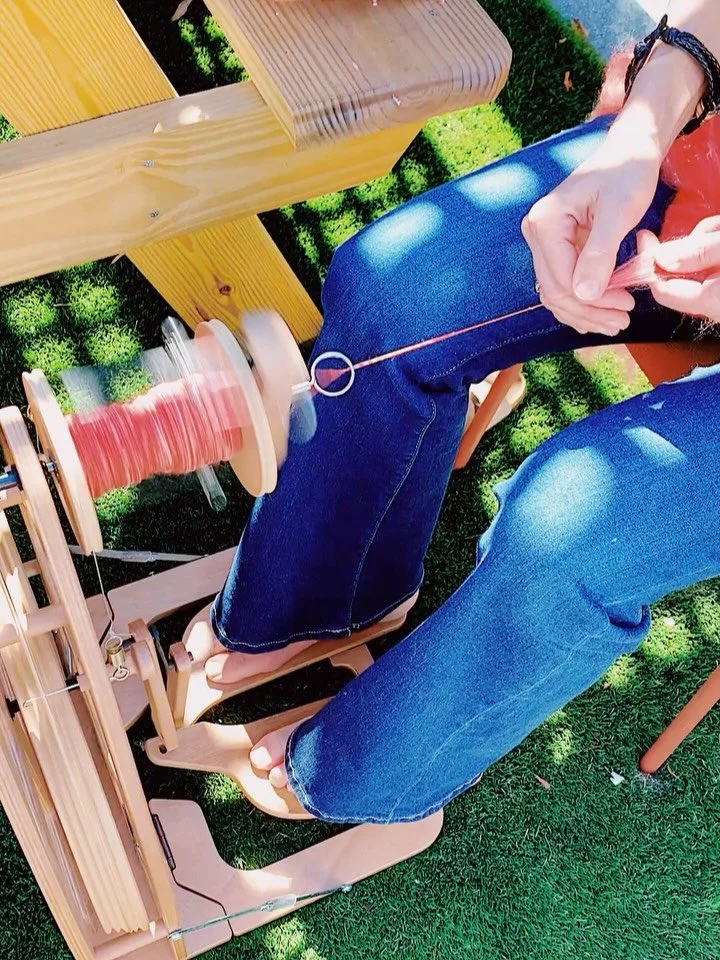 February is almost over - can you believe it? 🫠  I feel like this month was just nonstop with classes and workshops. Fun stuff every weekend for kids, or for your inner child!  We had our first yarn dyeing class with @swancityyarns and brought back 