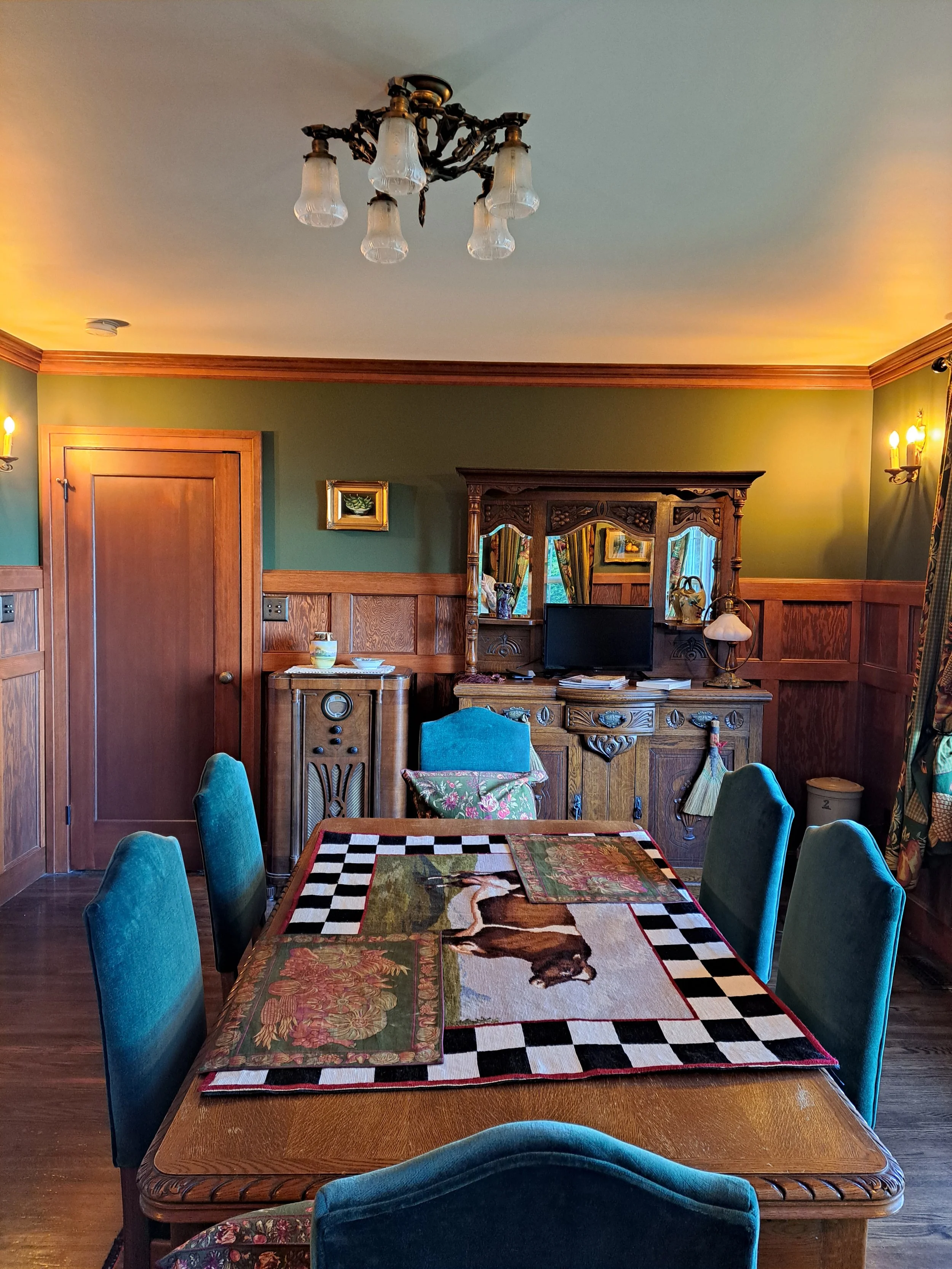 Victorian Home 11.JPG