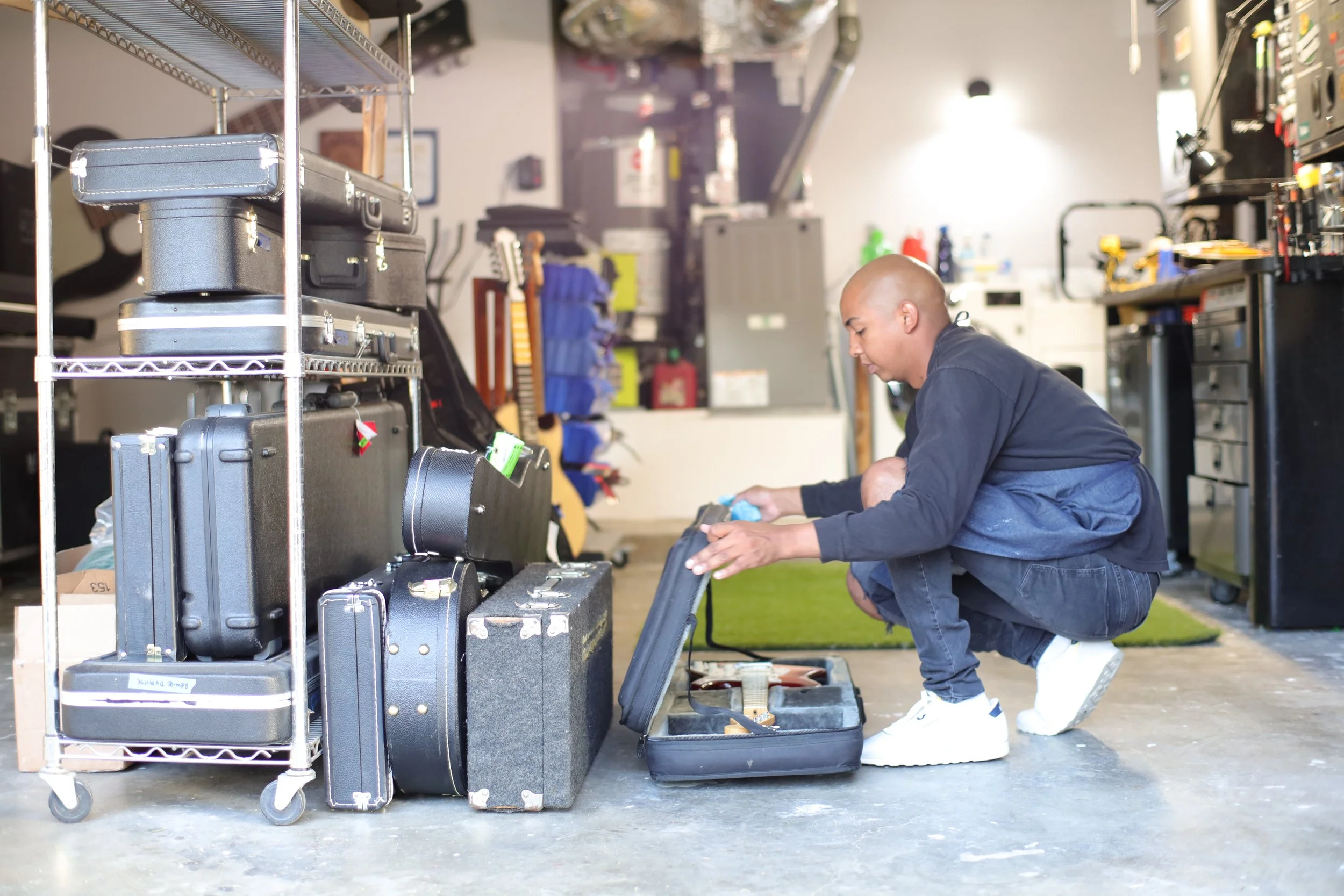 Nuri the Guitar Tech