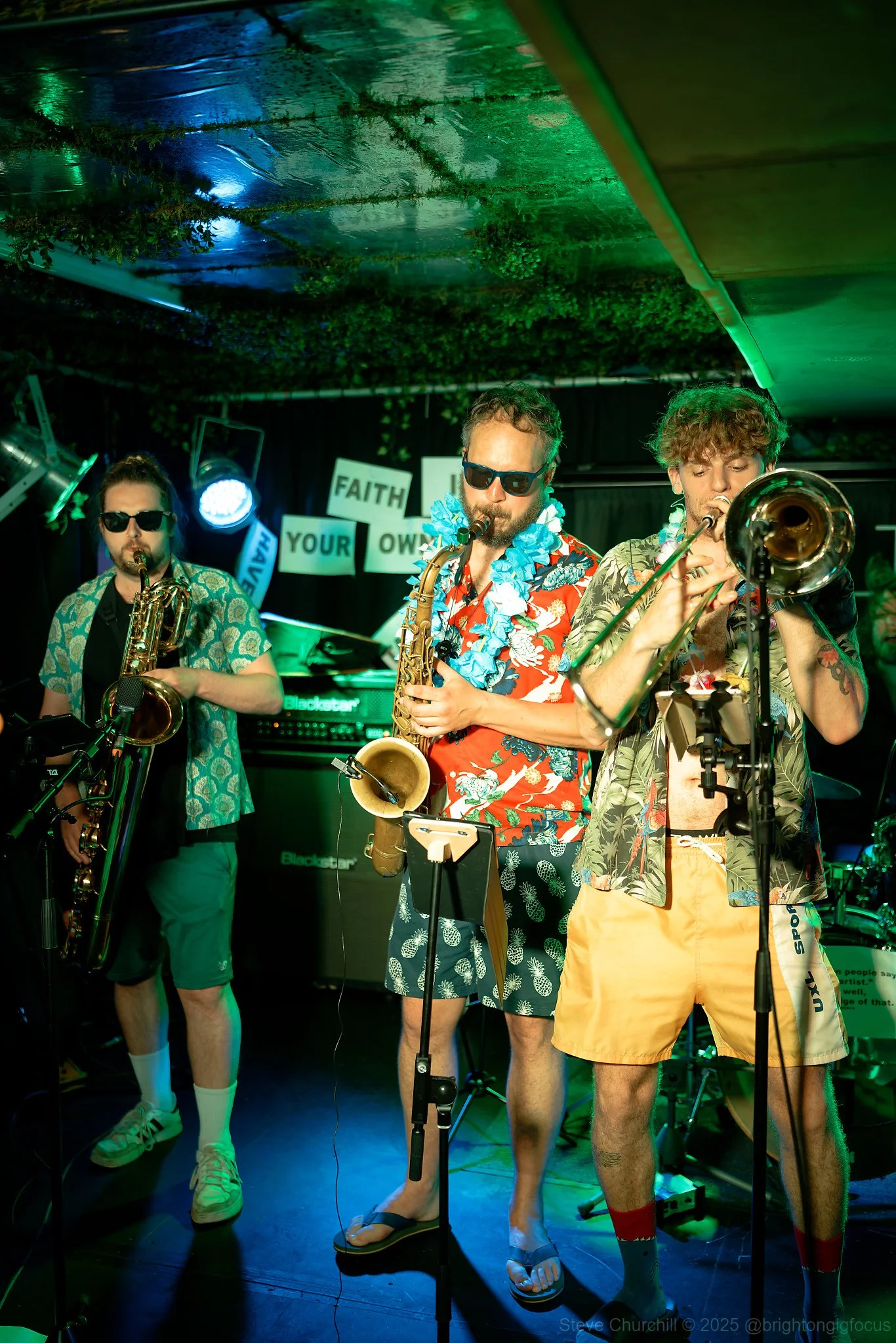 Shark Stuff Finharmonic Orcastra - Daltons - 31/05/2025