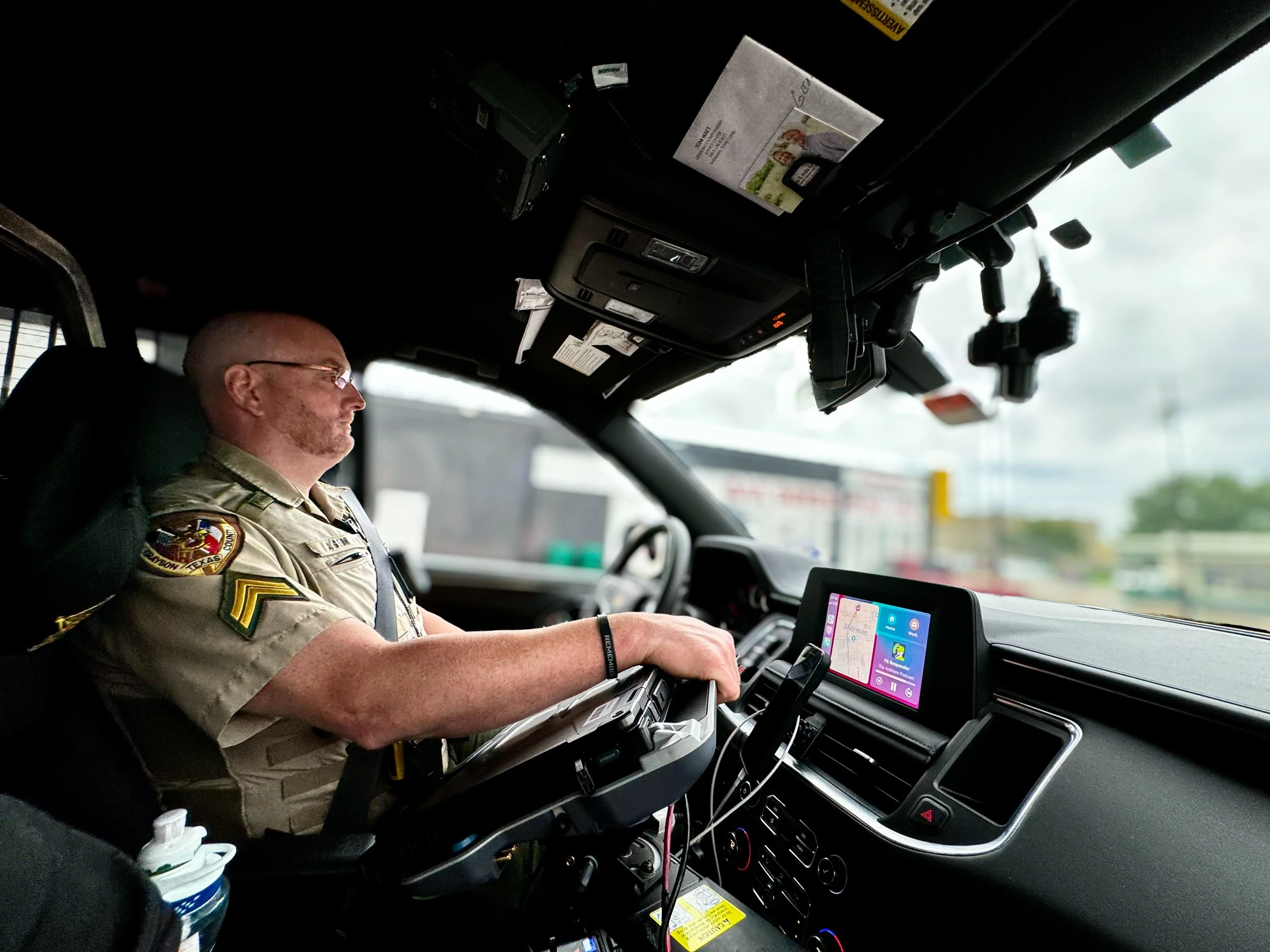 Sheriff_deputy_Police_Officer_Theft_Report_on patrol.JPG