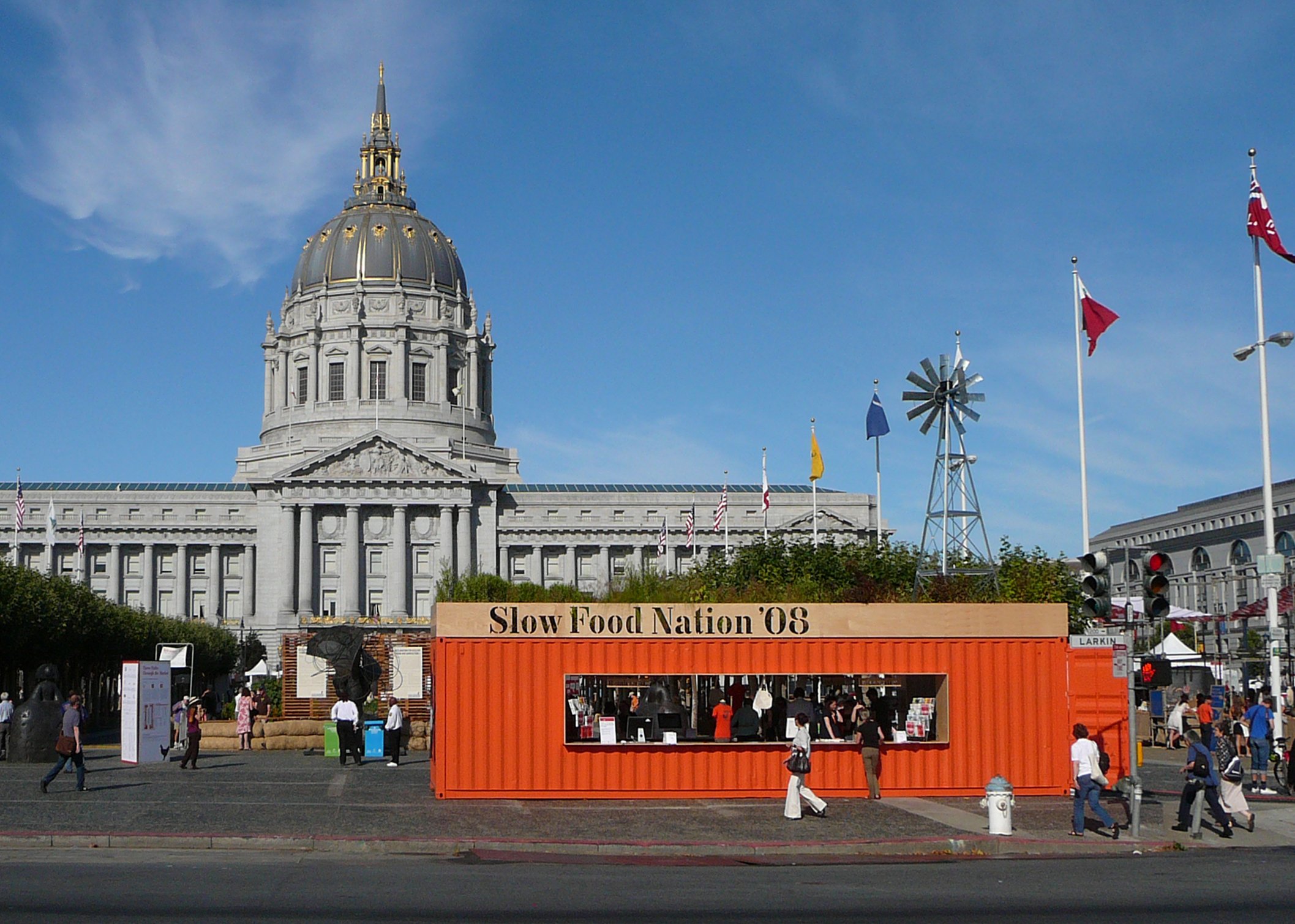 Slow food-prefab-shipping-container-green-roof-civic-center.jpg.jpg