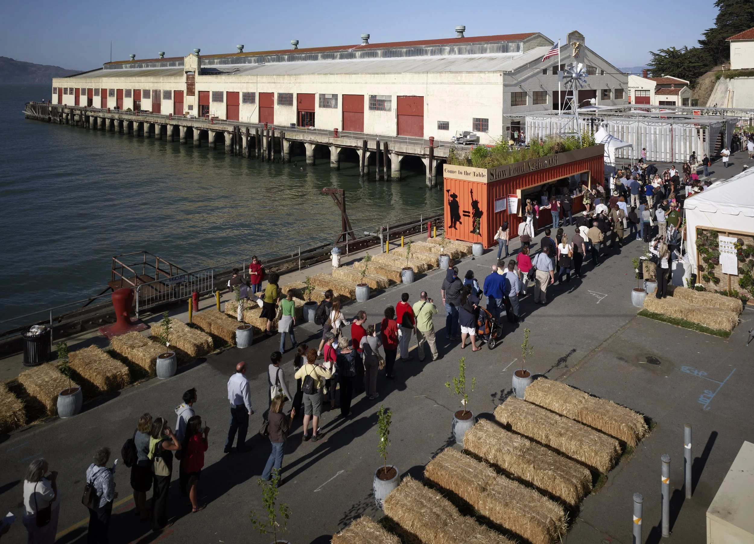 Slow food-prefab-shipping-container-green-roof-fort-mason.jpeg