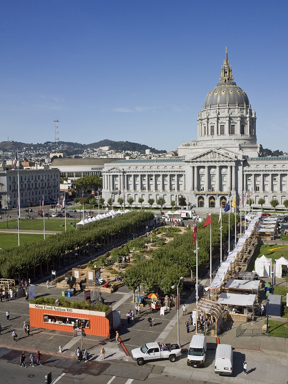 slow-food-nation-event-pavillions-modified-shipping-container-san-francisco-city-hall-from-above-green-roof-plants.jpg