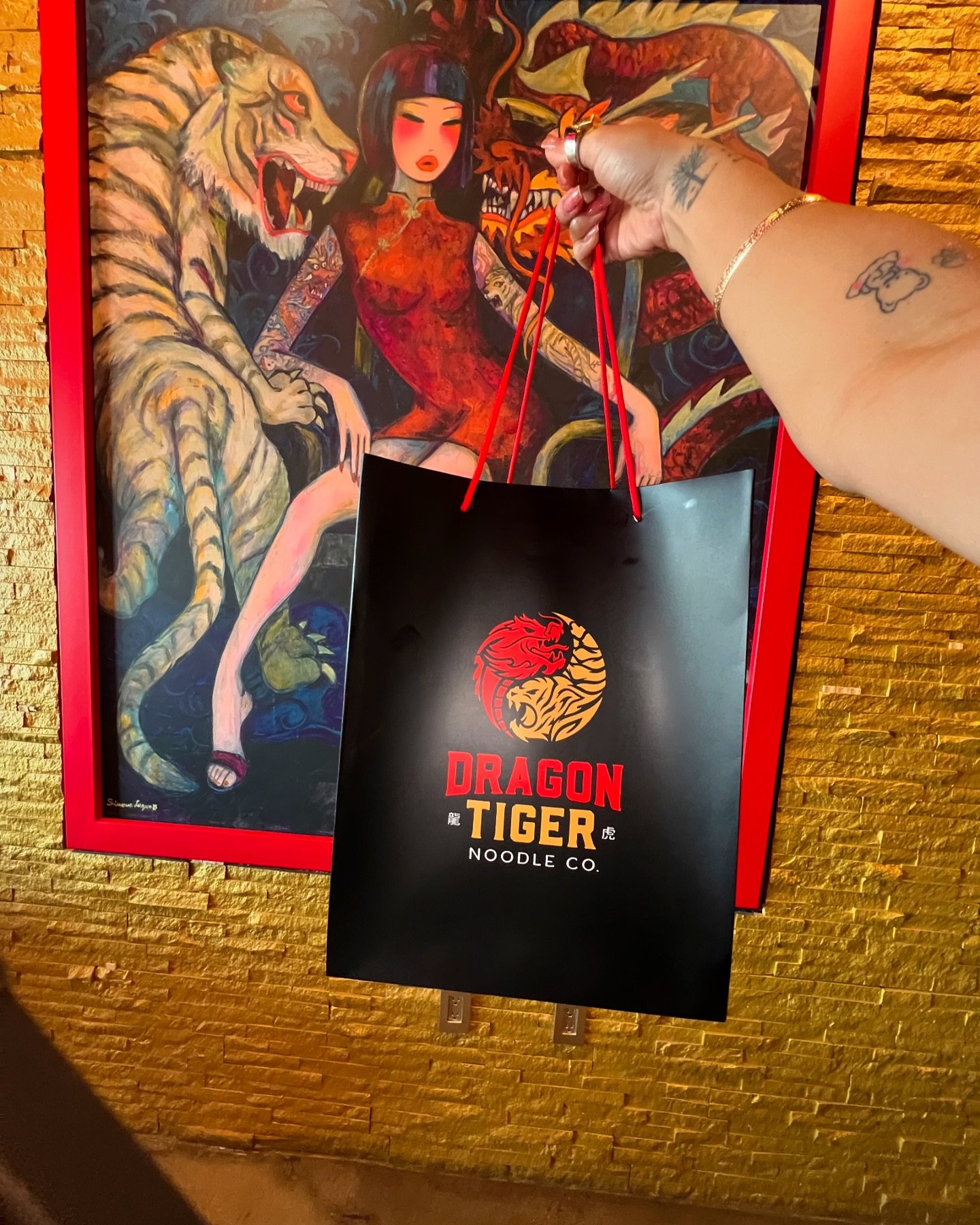 Take your DRAGON TIGER NOODLE TO GO 😎

📍@dragontigernoodle 

📍 750 S Rampart Blvd
📍 3578 St. Rose Pkwy
📍 10650 Southern Highlands Pkwy
📍 6524 S Rainbow Blvd
📍 4205 S Grand Canyon Dr

👇🏼 TAG YOUR FRIENDS 👇🏽

#dragontigernoodle #noodles #ram