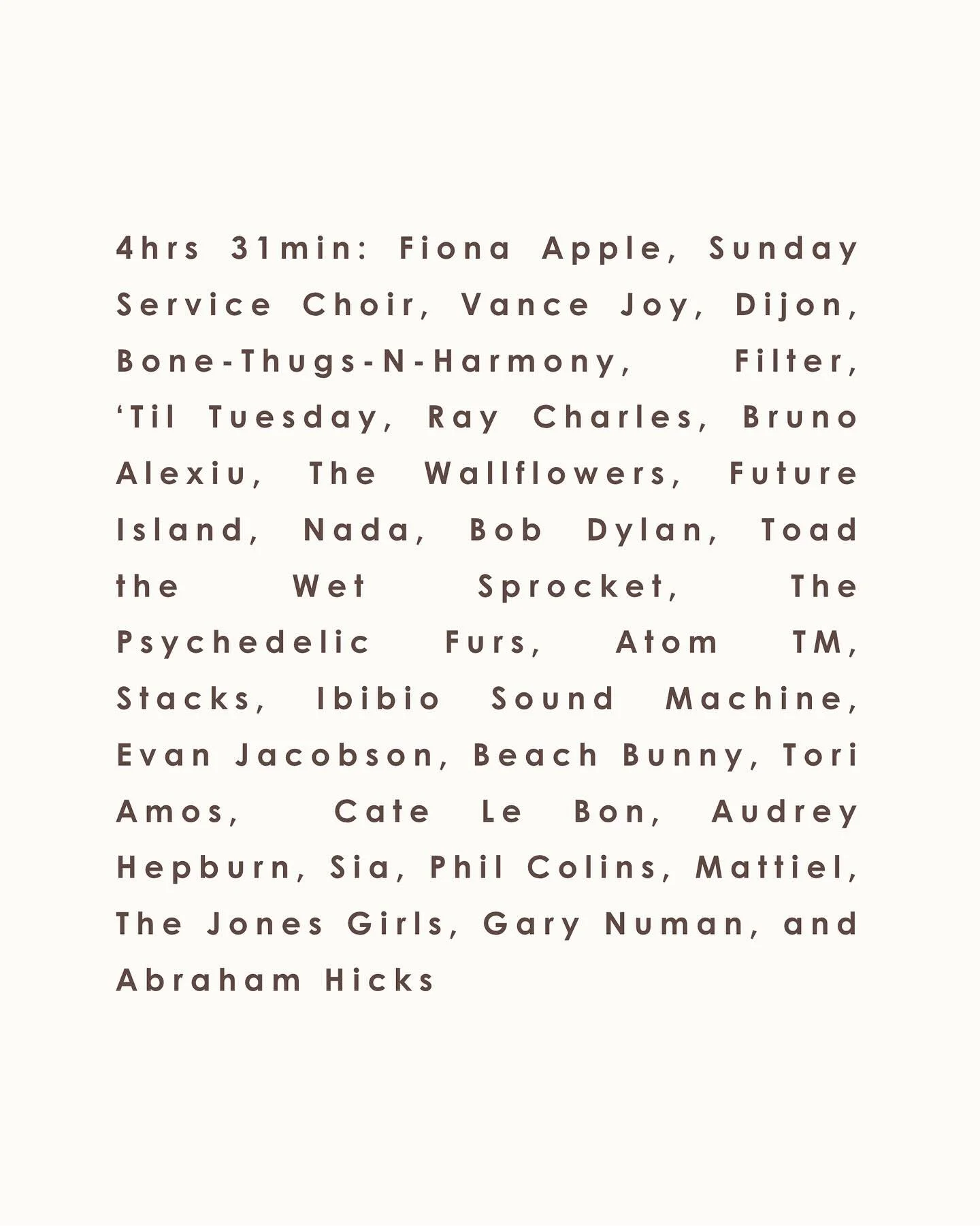 music to rake to 🧹🍂 autumn playlist in bio 🖤

#playlist #musicmood