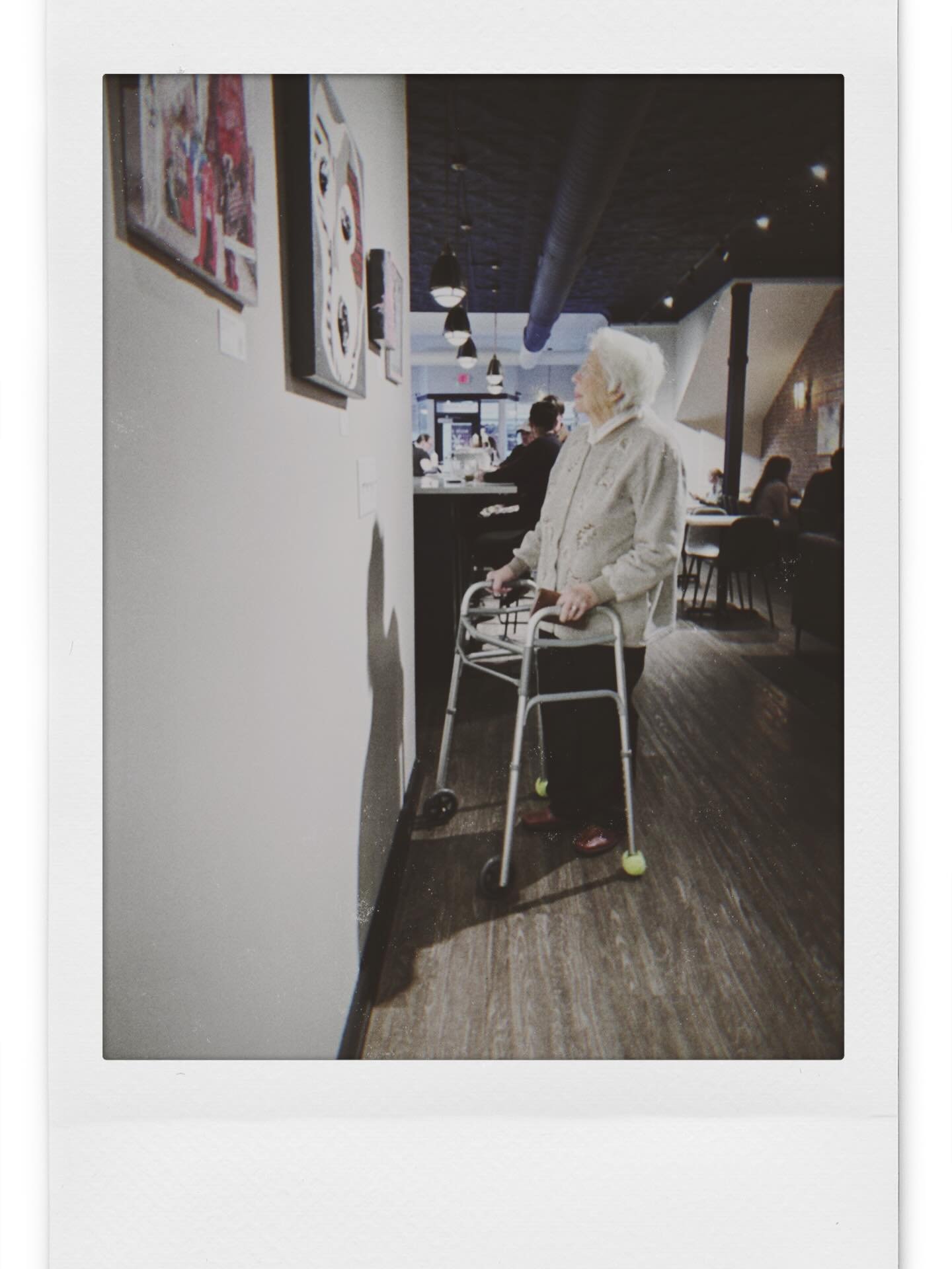 For ones who&rsquo;ve witnessed it all to ones who&rsquo;ve just begun.💗 Special moments from my Fall &lsquo;25 art exhibition at @asteriskcoffeebar | we&rsquo;re about to ring in a new era. 📞

📝 A special thank you note to @genarticle for opening