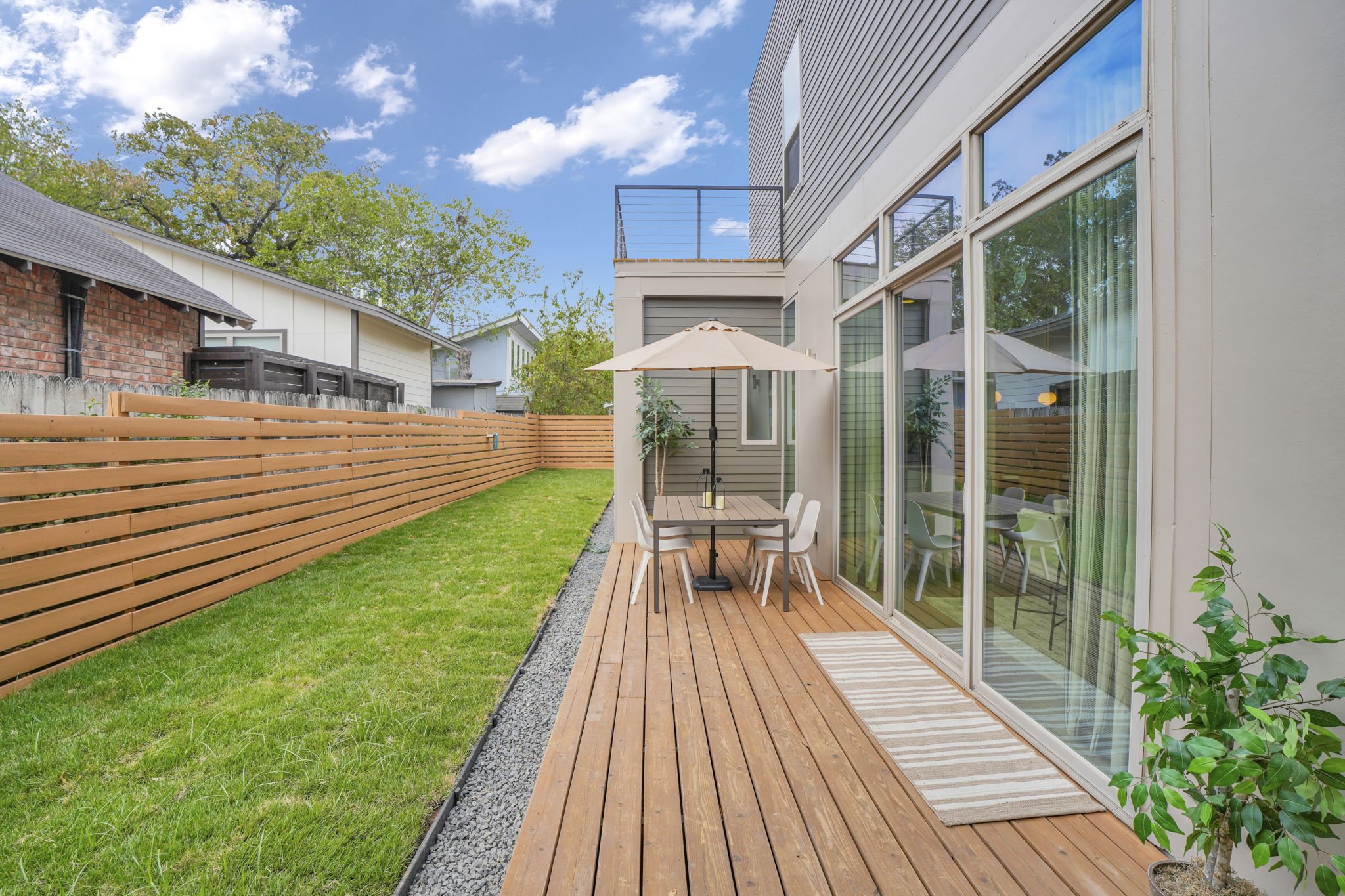 109-web-or-mls-1132 Salina St Austin 109.JPG