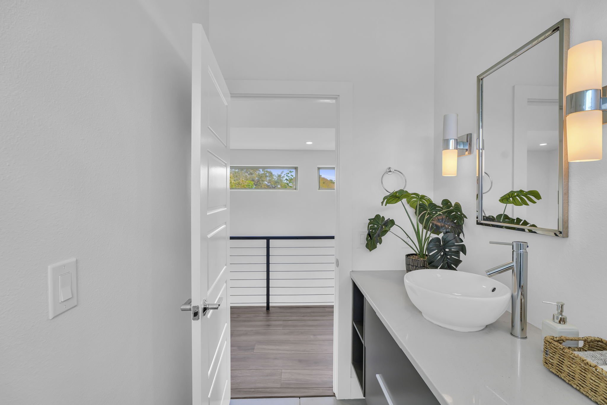 85-web-or-mls-1132 Salina St Austin 85.JPG