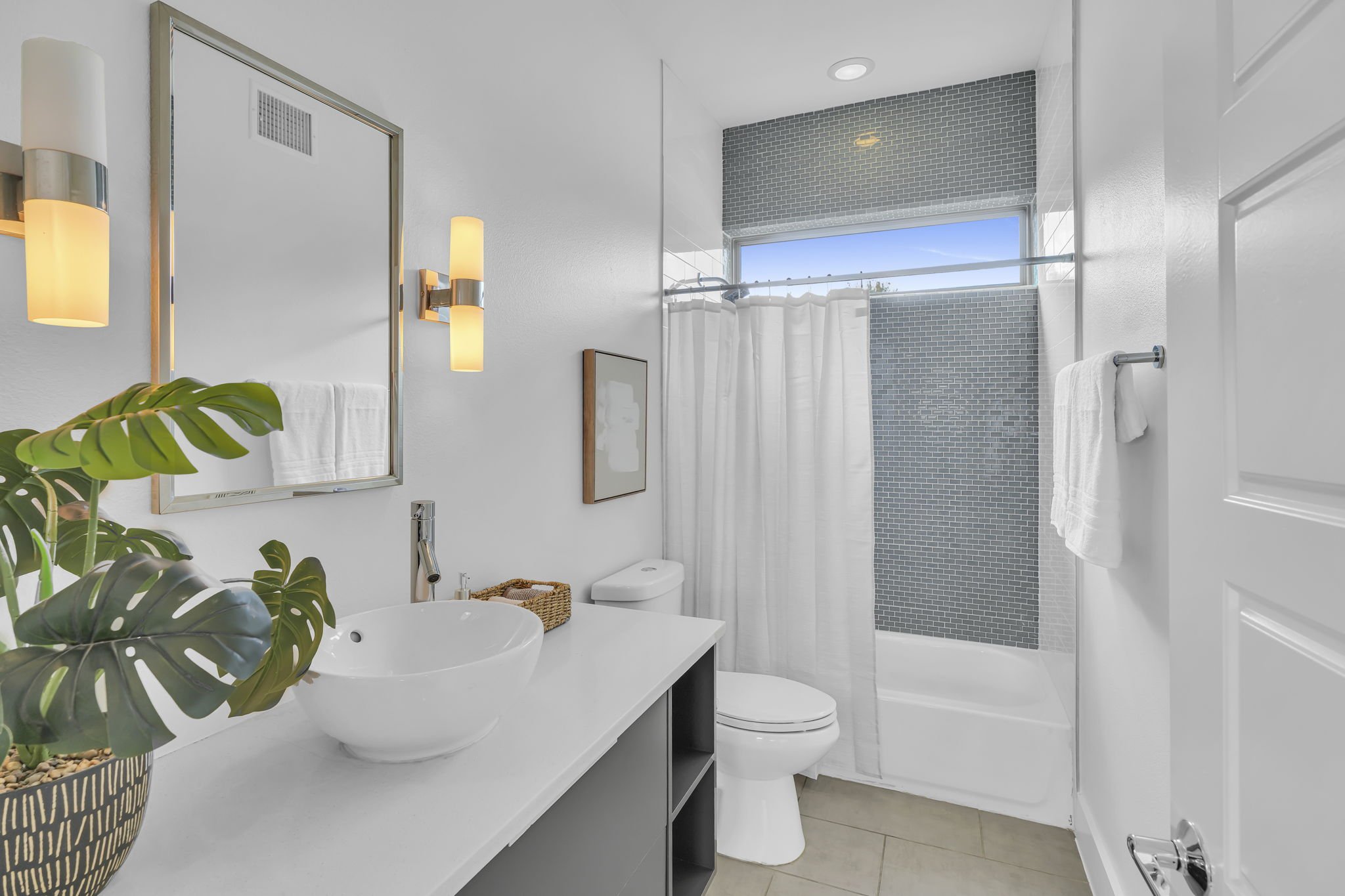 83-web-or-mls-1132 Salina St Austin 83.JPG