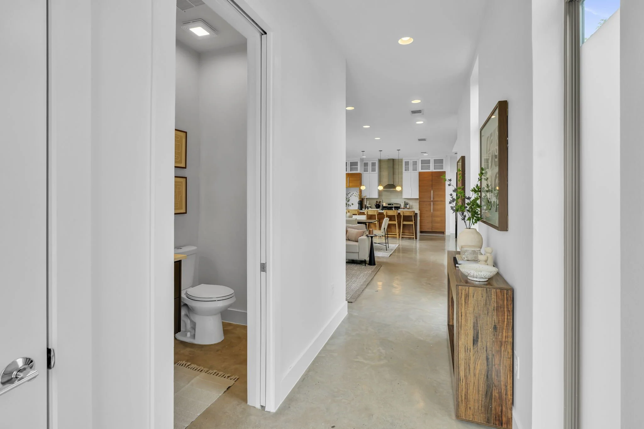 13-web-or-mls-1132 Salina St Austin 13.JPG