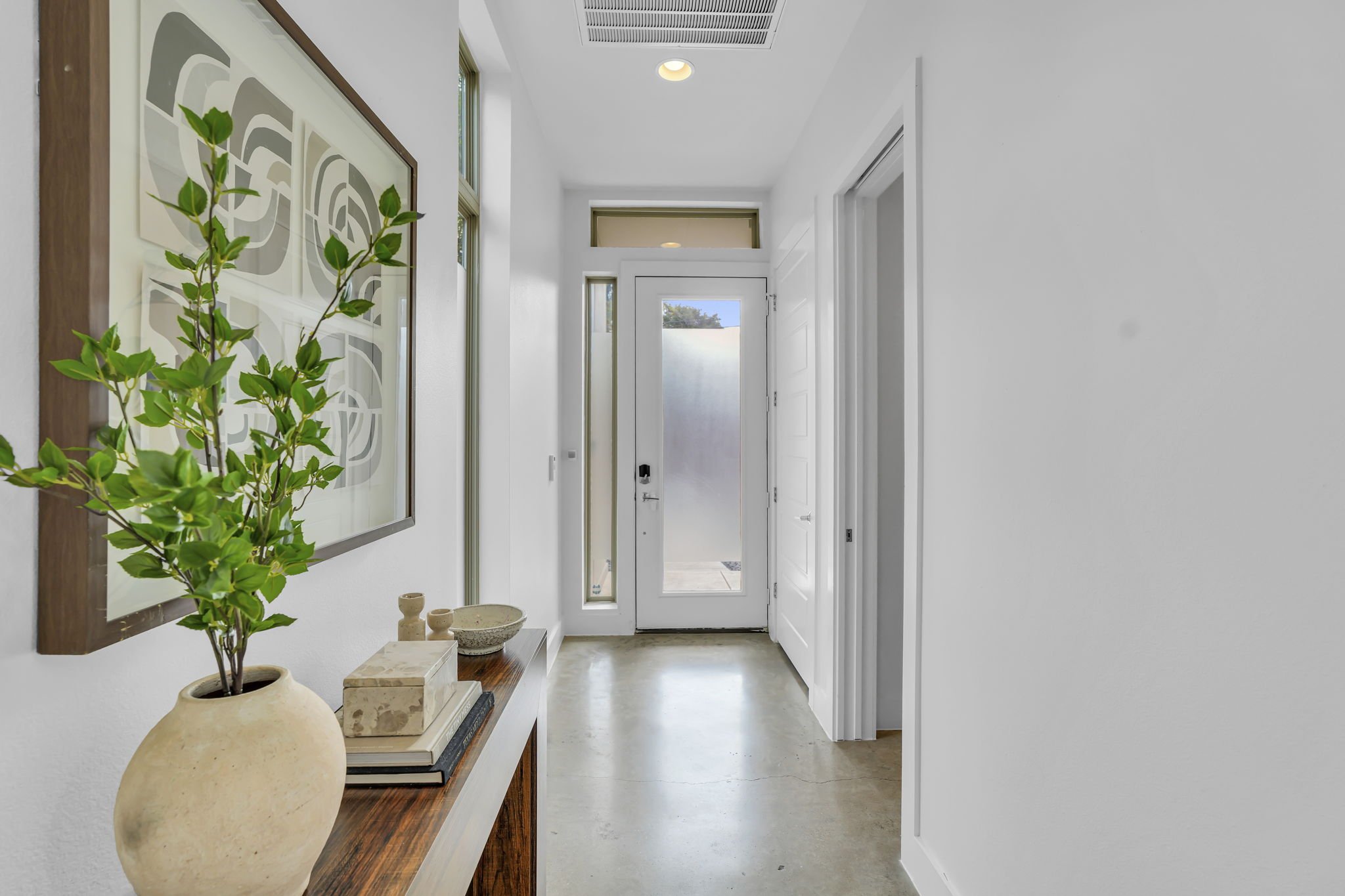 18-web-or-mls-1132 Salina St Austin 18.JPG