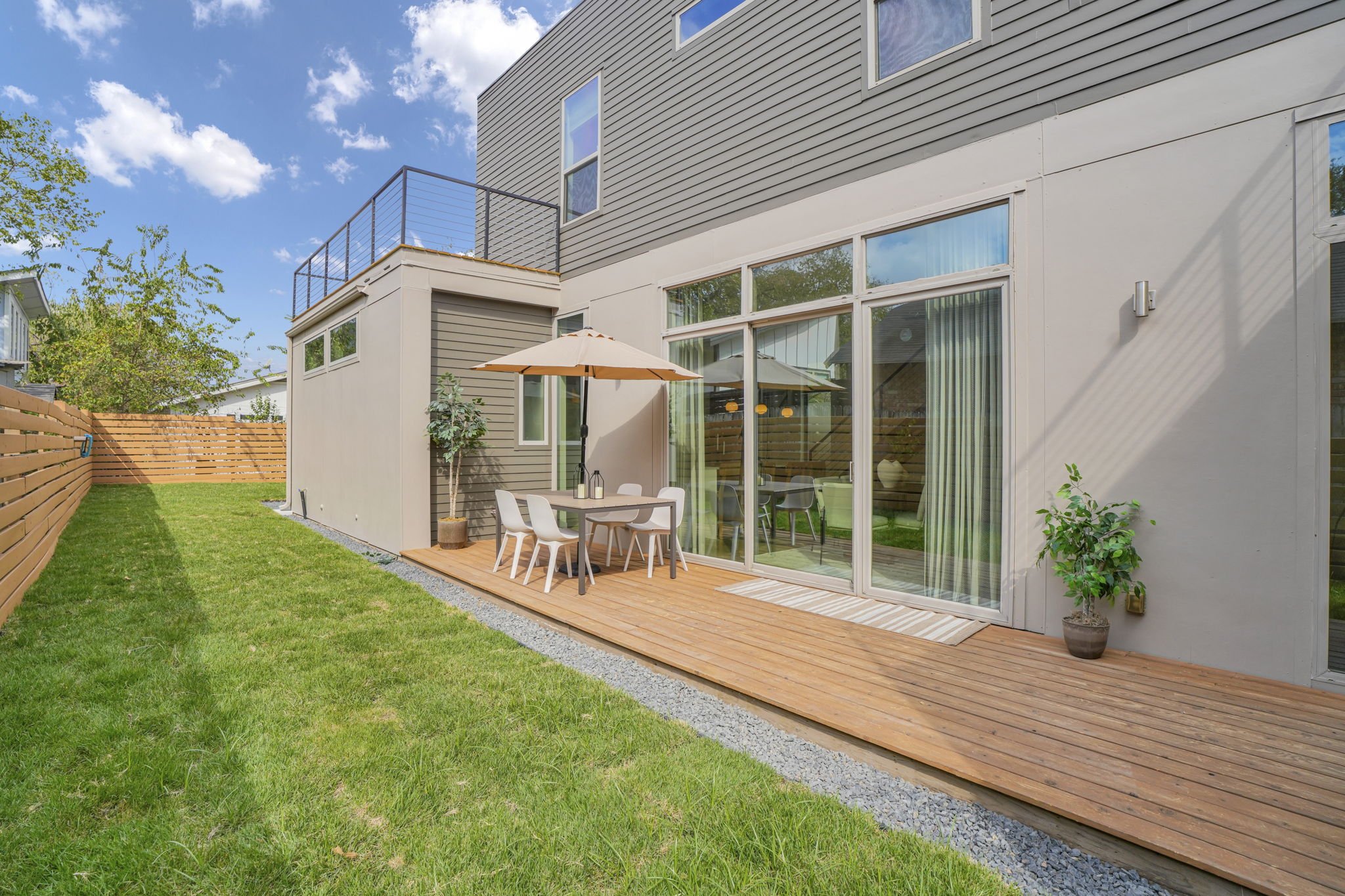 113-web-or-mls-1132 Salina St Austin 113.JPG