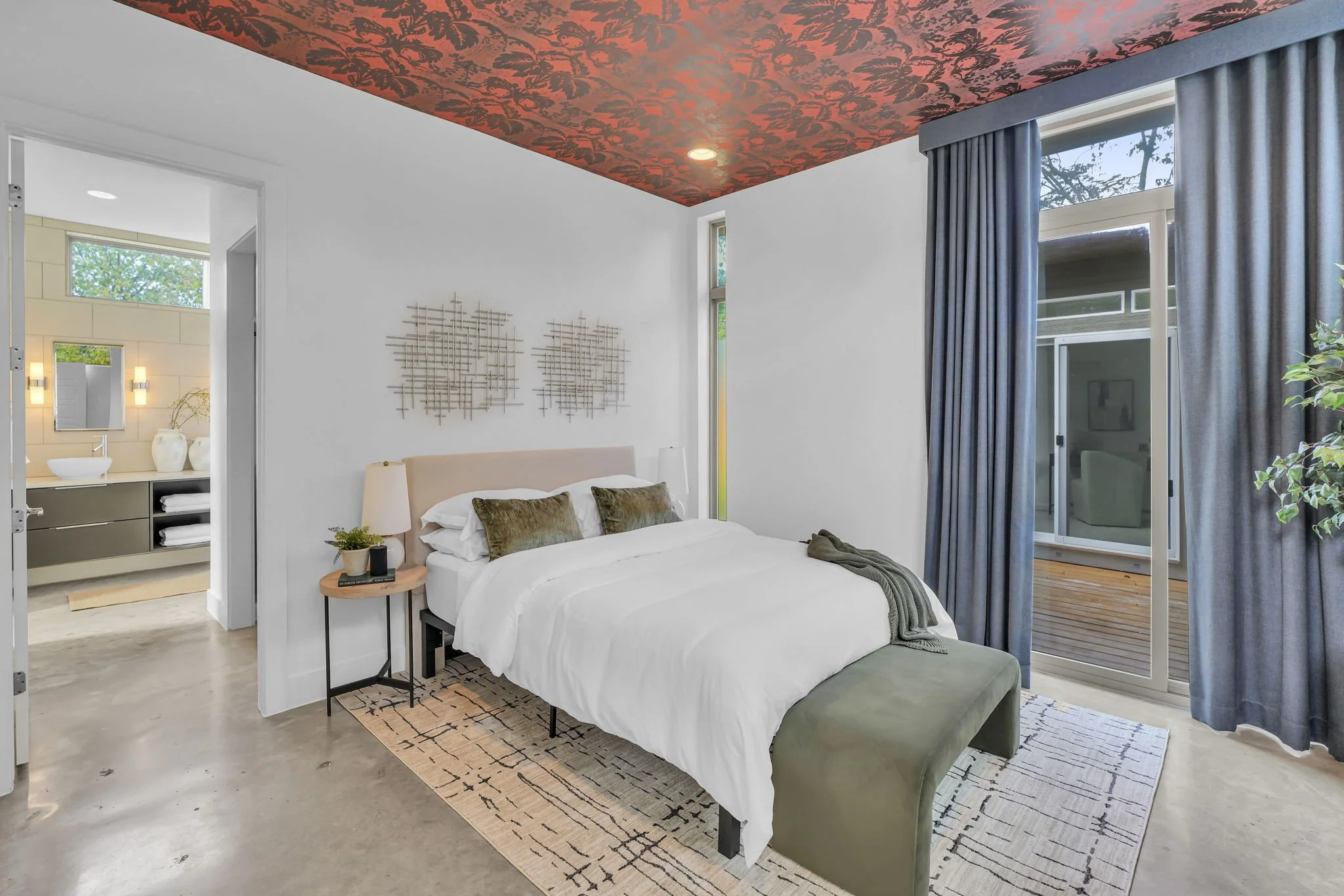 35-web-or-mls-1132 Salina St Austin 35.JPG