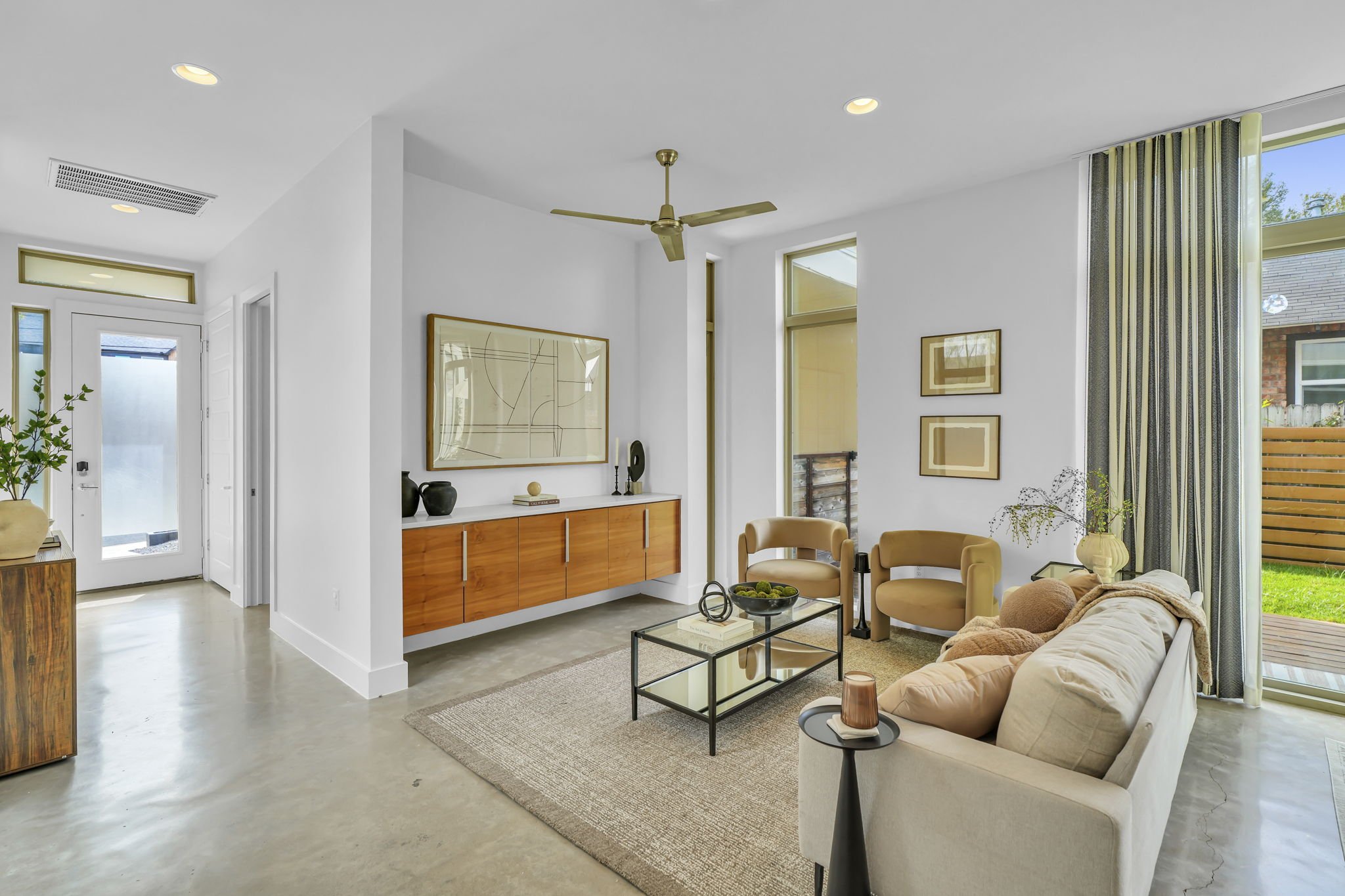 22-web-or-mls-1132 Salina St Austin 22.JPG