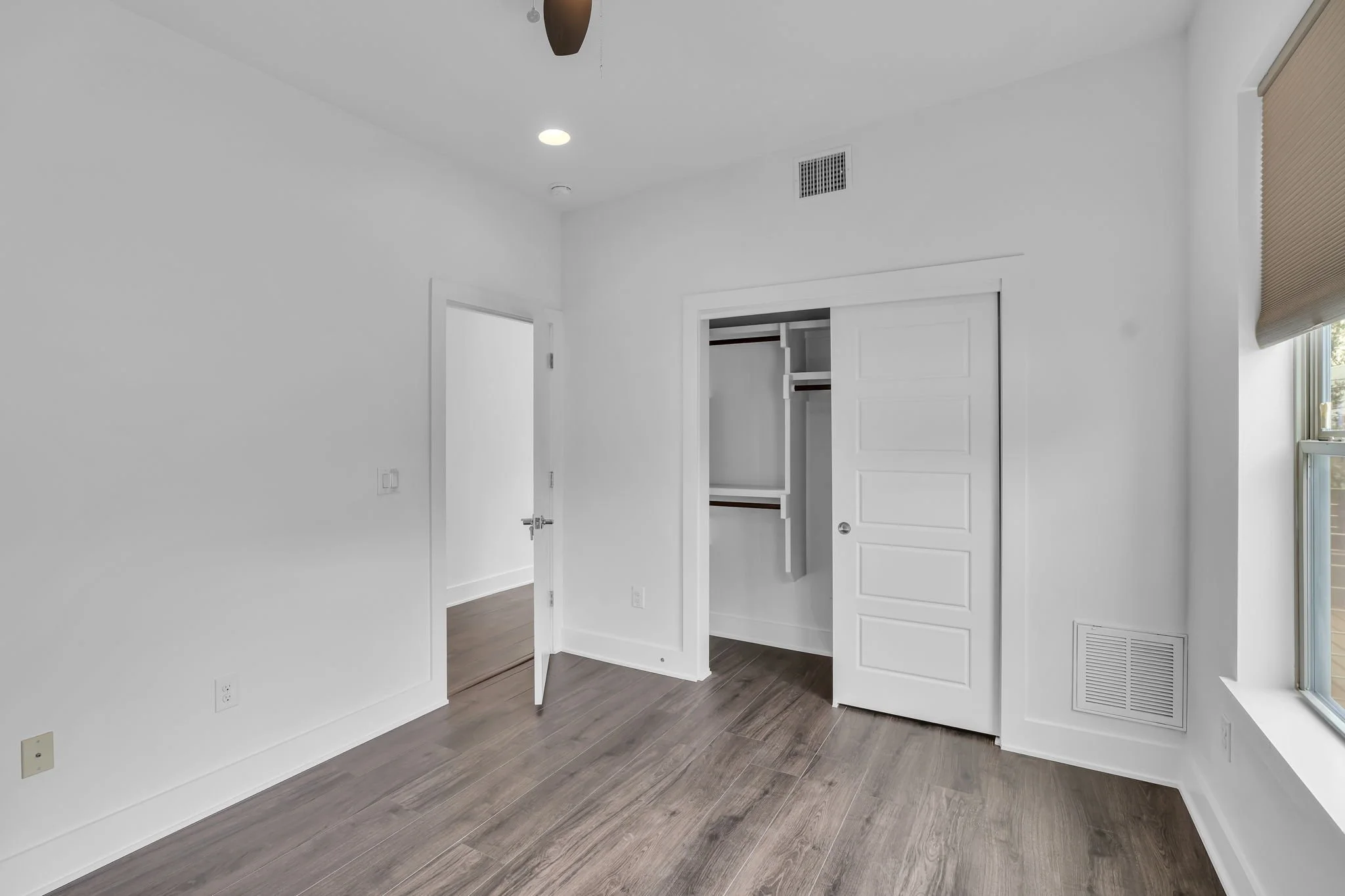 79-web-or-mls-1132 Salina St Austin 79.JPG