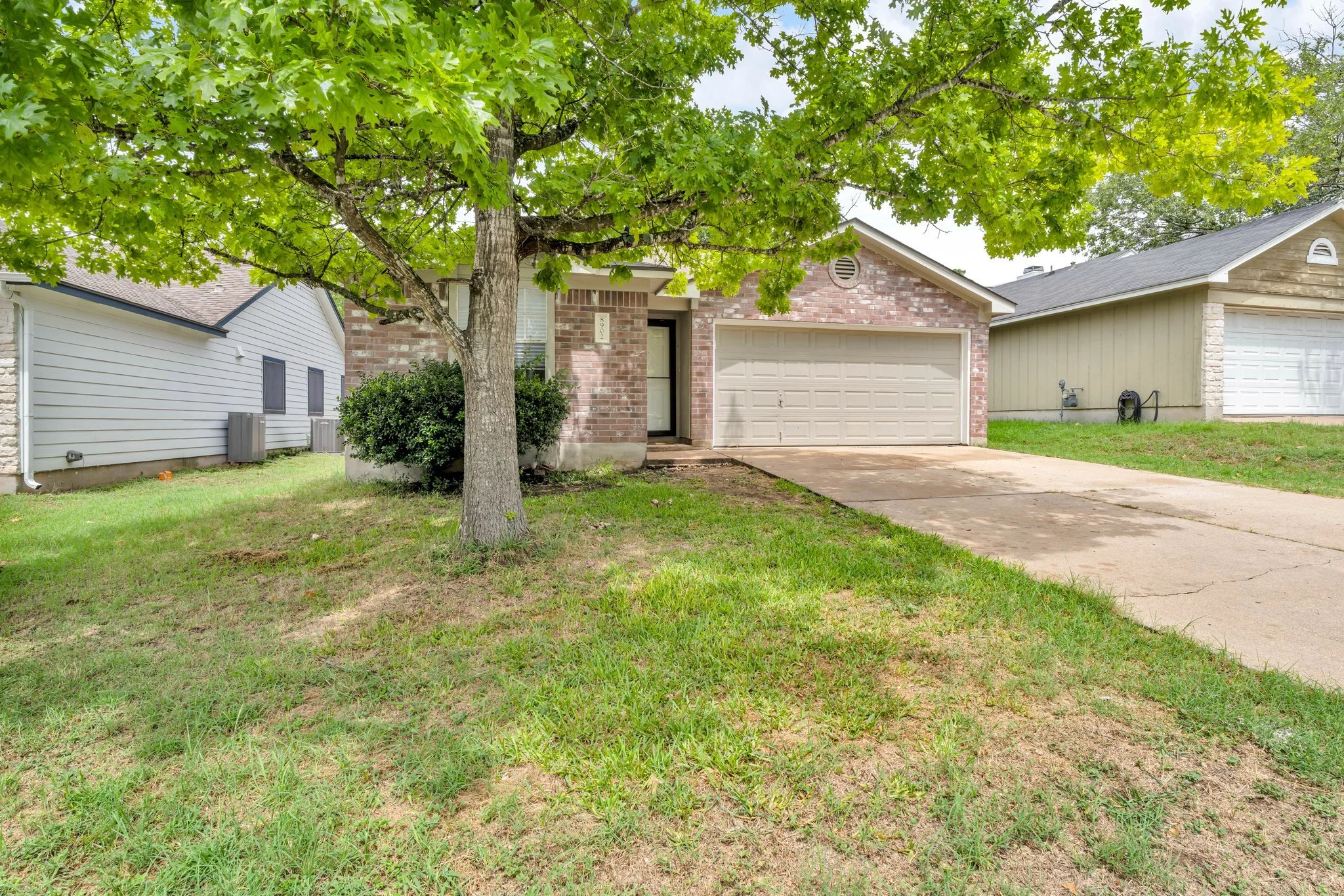 3-web-or-mls-8902 Romayne Ln 42.jpg