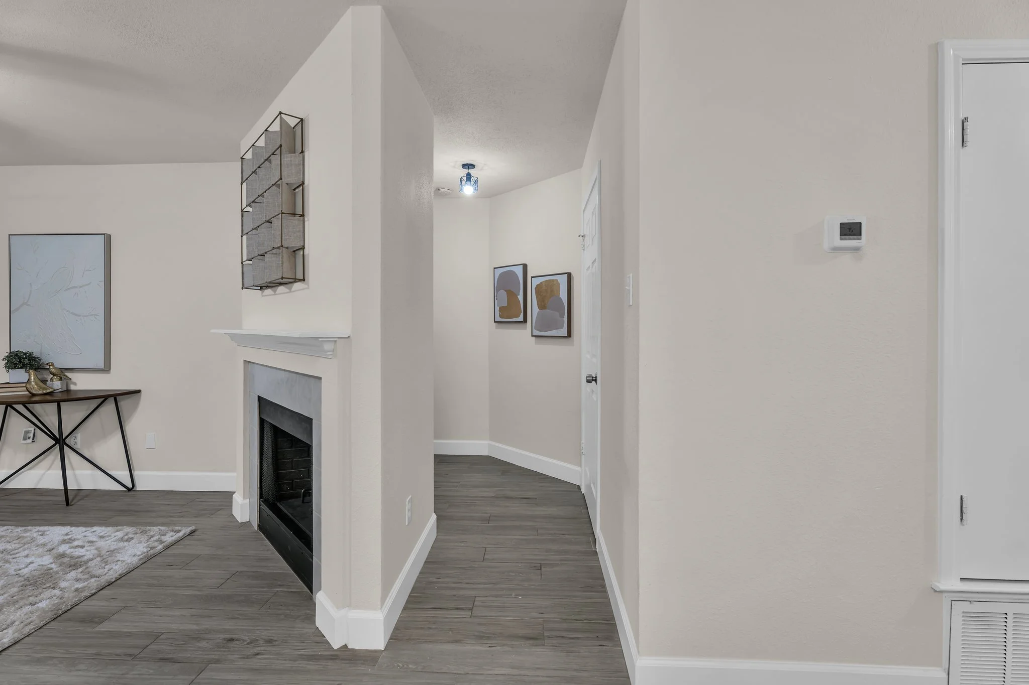 23-web-or-mls-8902 Romayne Ln 20.jpg