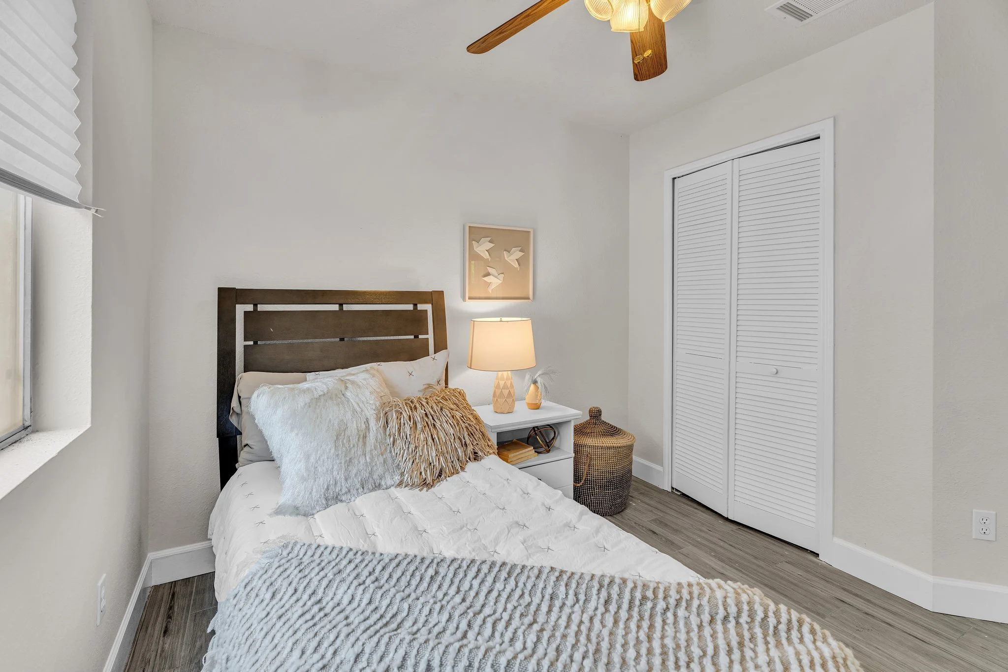 7-web-or-mls-8902 Romayne Ln 4.jpg