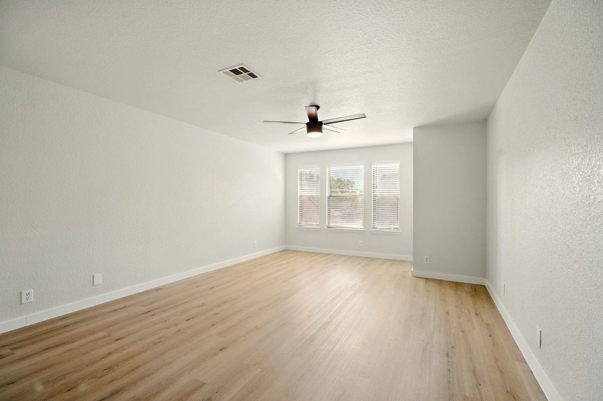 18-web-or-mls-_DSC9278 Seth Talkington.jpg