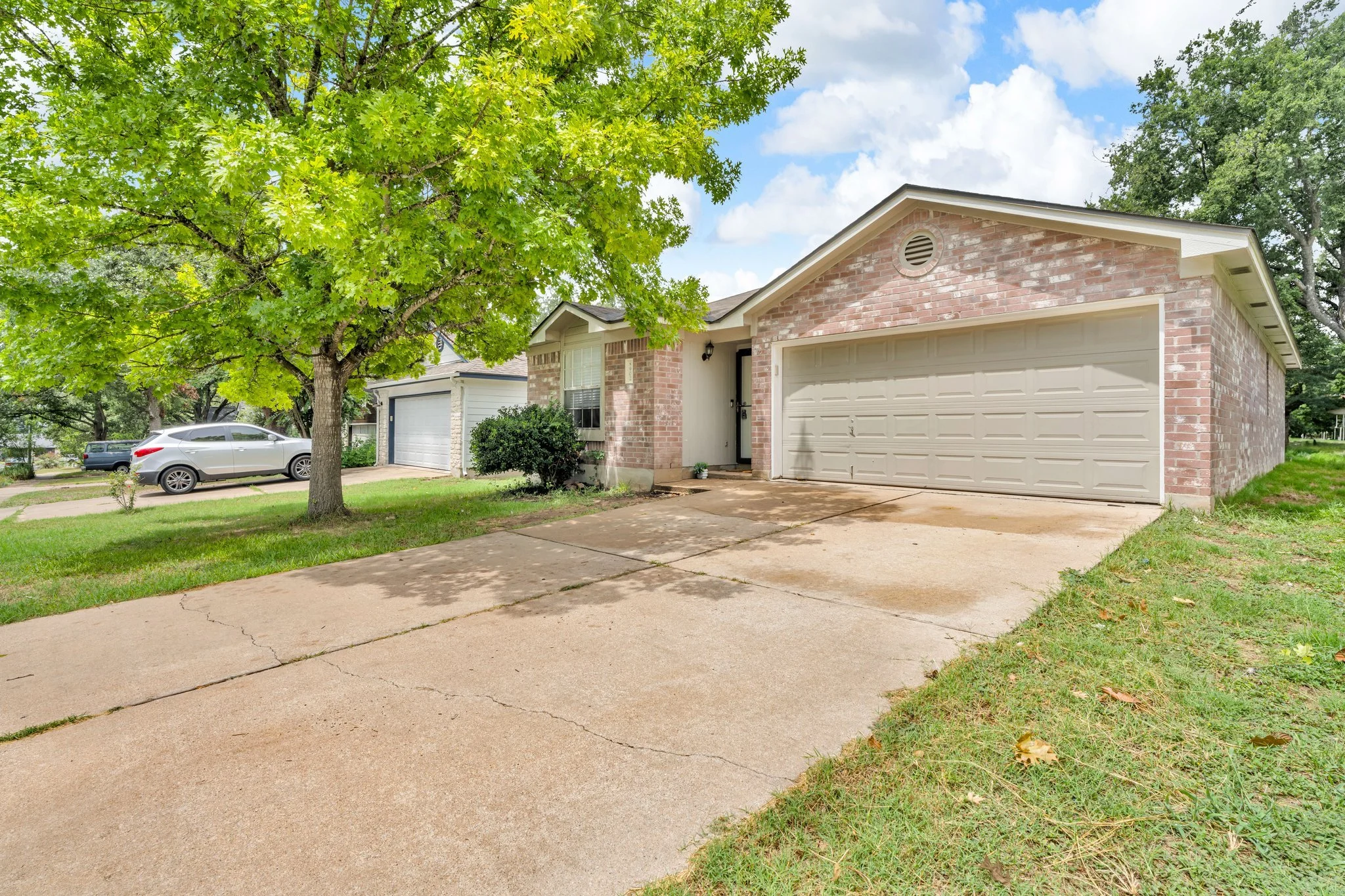 2-web-or-mls-8902 Romayne Ln 41.jpg