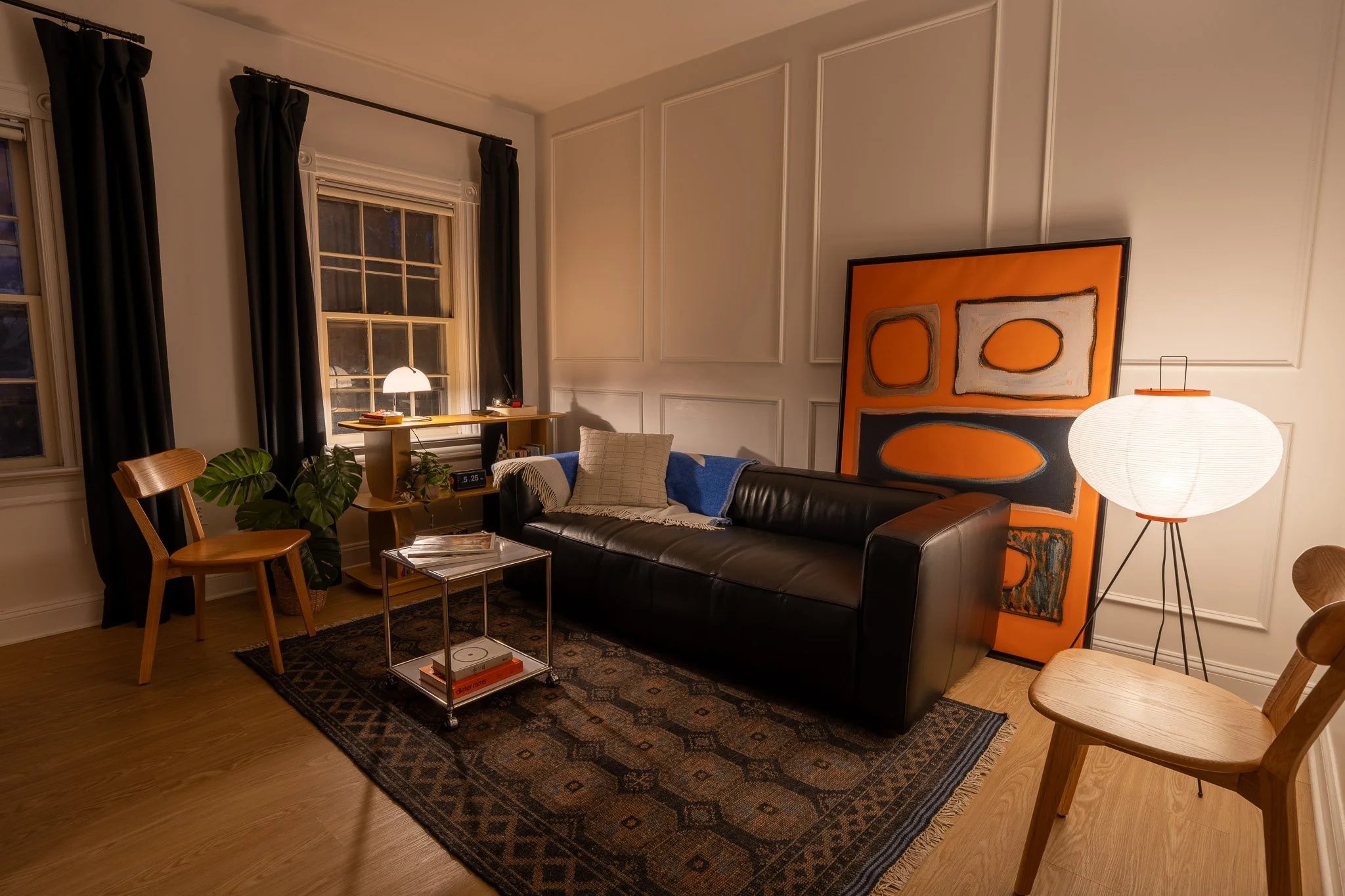 Studio with seamless backdrops and equipment Photo 3.jpg