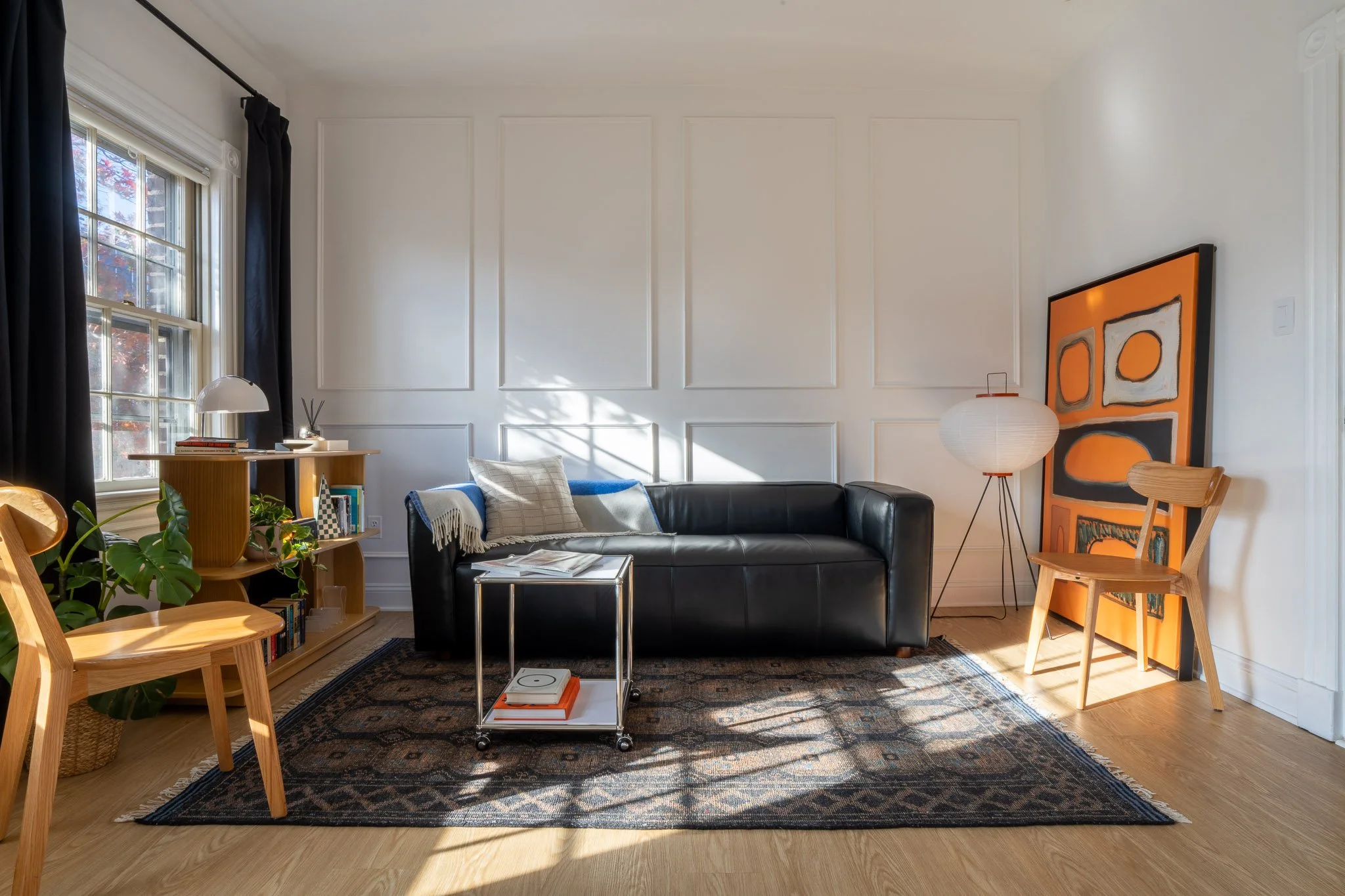 Studio with seamless backdrops and equipment Photo 2.jpg