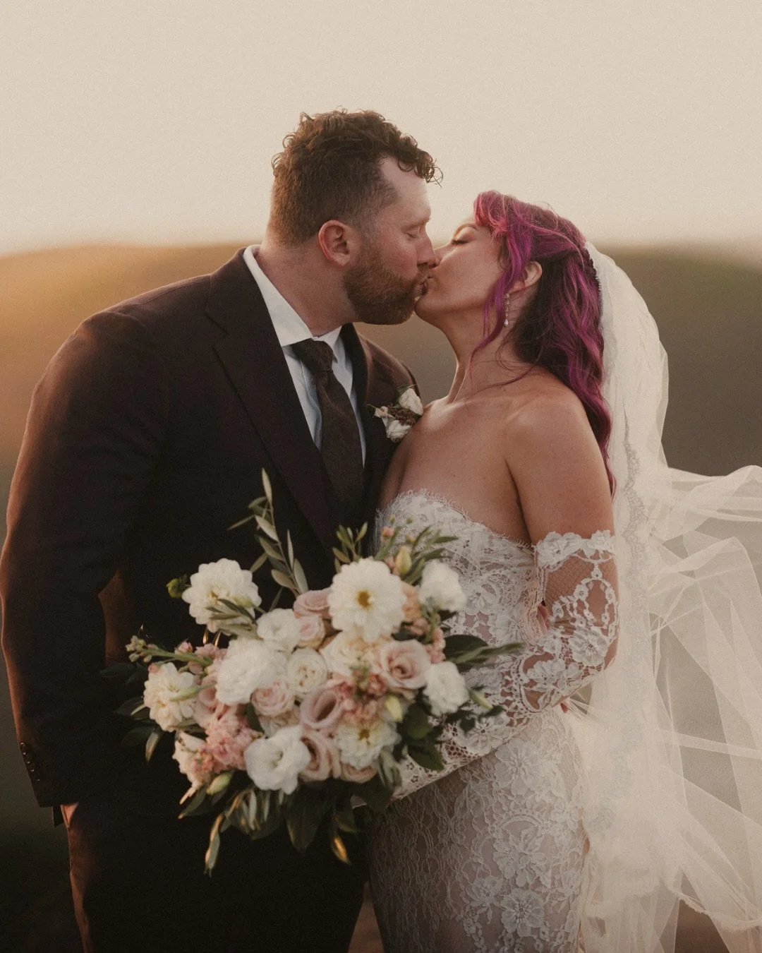 Shanna &amp; Danny // Golden Hour ✨

Venue: @nellaterra 
Coordinator: @simplylovely_events 
Florist: @thebouquetman 
Catering: @onthevinecatering 
Cake: @cakesonetoknowone 
Dessert: @cakedelight 
Rentals: @trendeventcollections 
DJ: @robbierich 
Hair