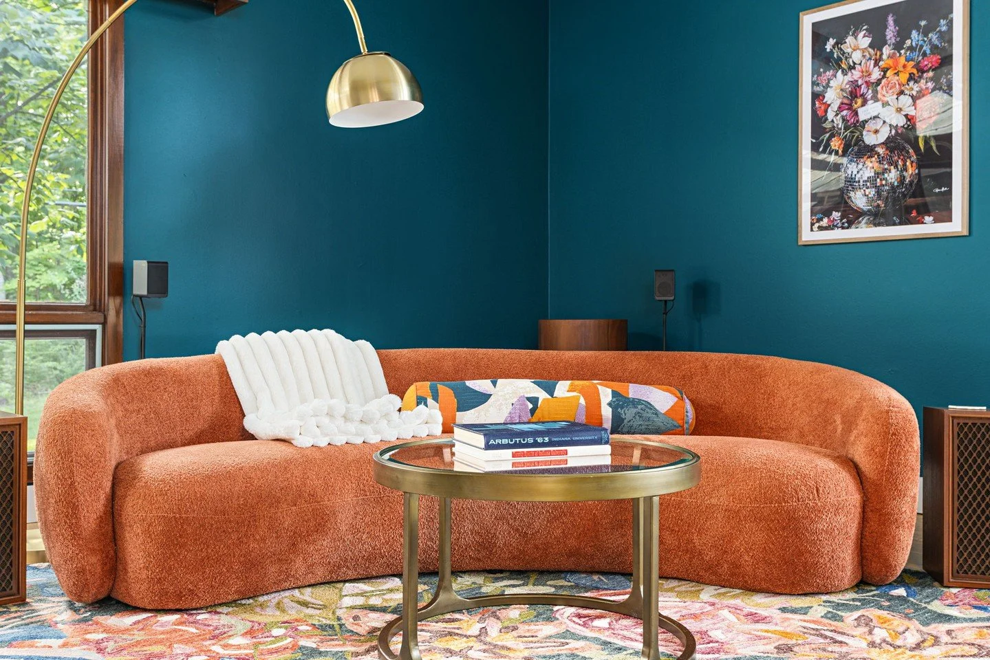 👻 Ghouls just wanna have fun&mdash;and The Nancy&rsquo;s orange couch is ready for it.
Big vibes, bold color, and room for the whole crew this Halloween weekend.
🎃 Book your stay at the link in bio!