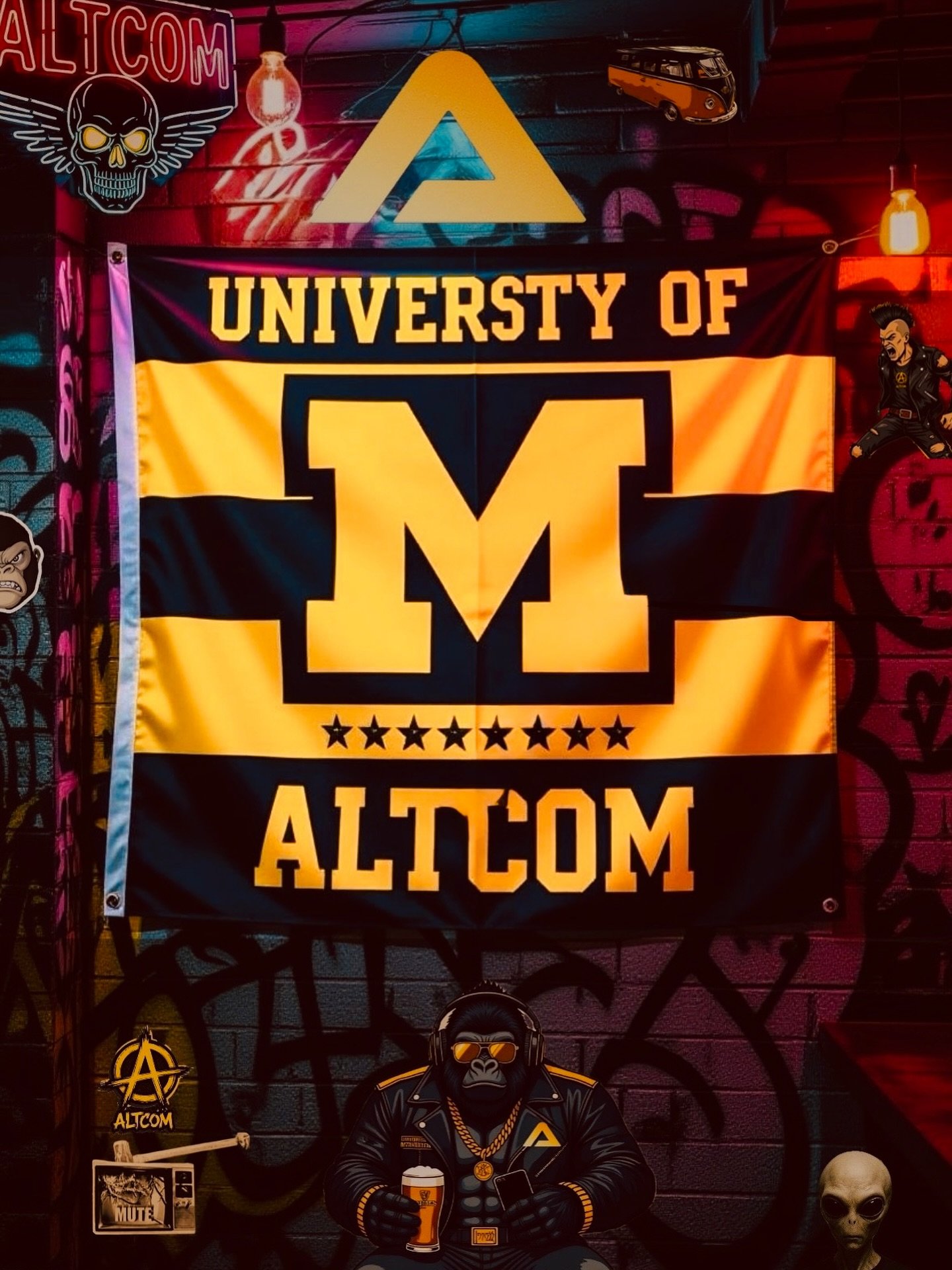 GO BLUE! 〽️

MICHIGAN FOOTBALL BEGINS TODAY!

AltCom will be calling the @umichfootball game tonite livestreaming on the AltCom Mobile App!

If you are searching for Live Alternative Commentary, please download the app &amp; join us!!

JoinTheMuteny.