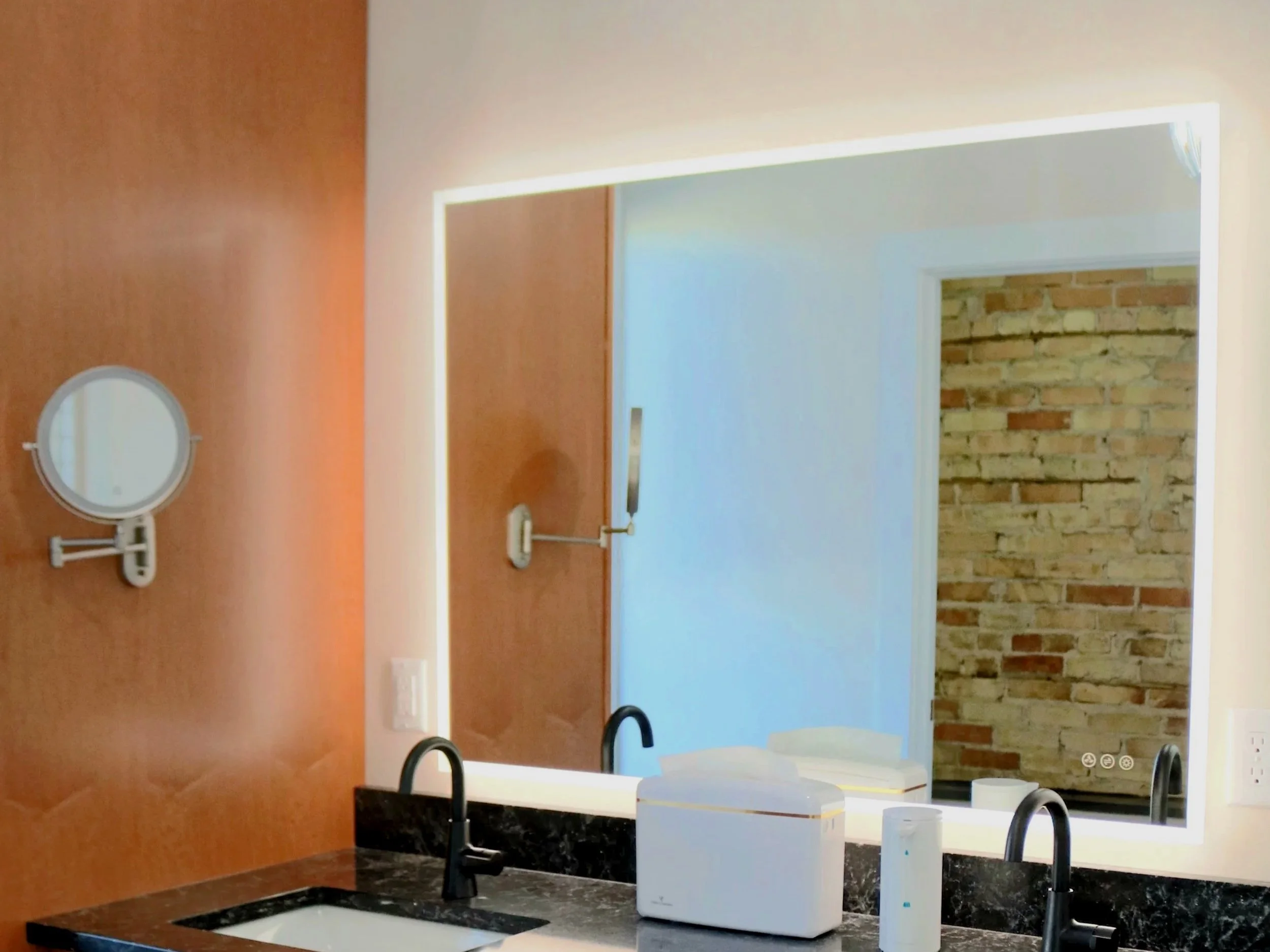 Check ALL the details with our LED Mirror so you don't miss a thing!