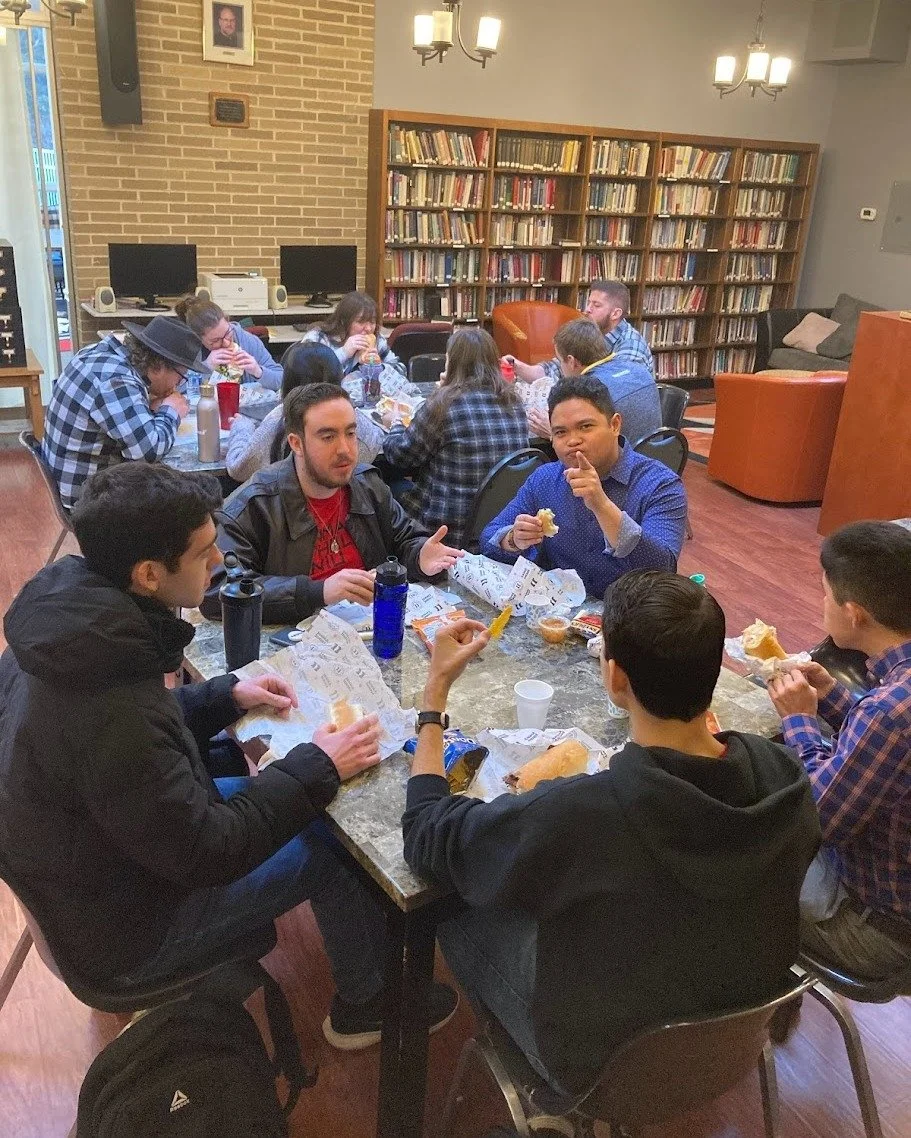 🍽College students, come on over to Newman tonight, tomorrow, and Wednesday for 24 Hour study dinner at 6:00pm! A free home-cooked meal to help get you through finals week. 

✝️Stick around to study for a bit and then join us for Mass at 9:00pm 

📚M