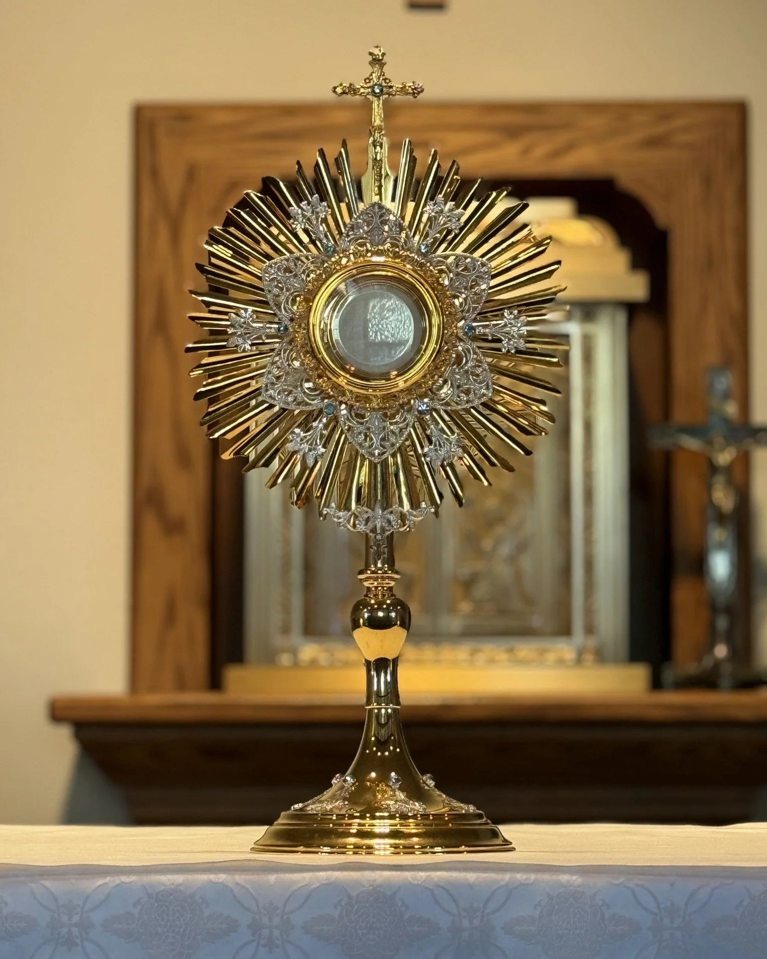 Come spend time with Jesus in Eucharistic Adoration every Tuesday during the Spring Semester from 9:00am-9:00pm. 

If you'd like to commit to one hour a week in Eucharistic Adoration with our Lord this semester, sign up in the Narthex or at the side 