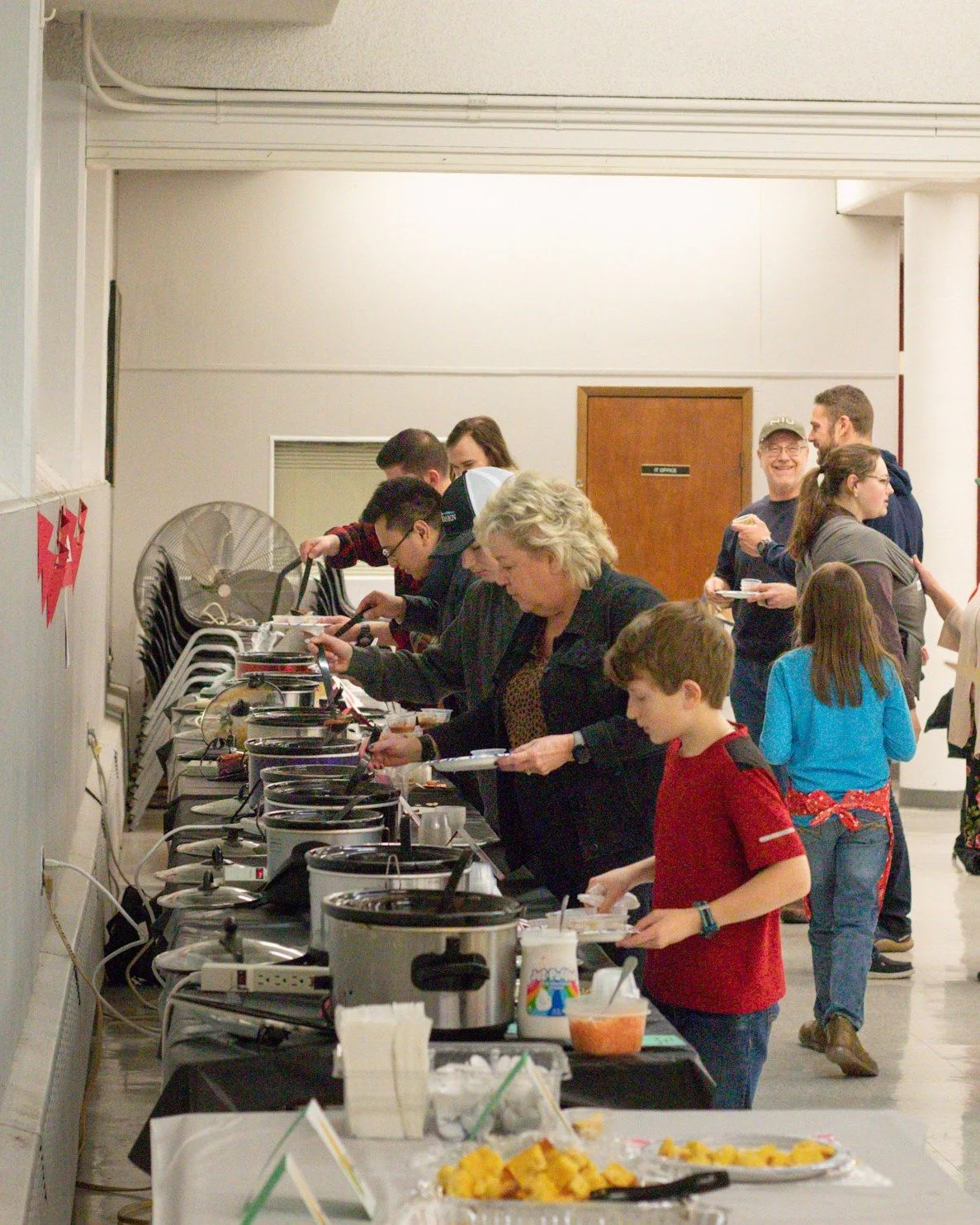 Tonight's the night! Who's ready to taste some chili (cornbread too!) and spend time together as a parish?? We sure are!!! 

See you all at 6:00pm tonight, January 19th, in the Knox Room!