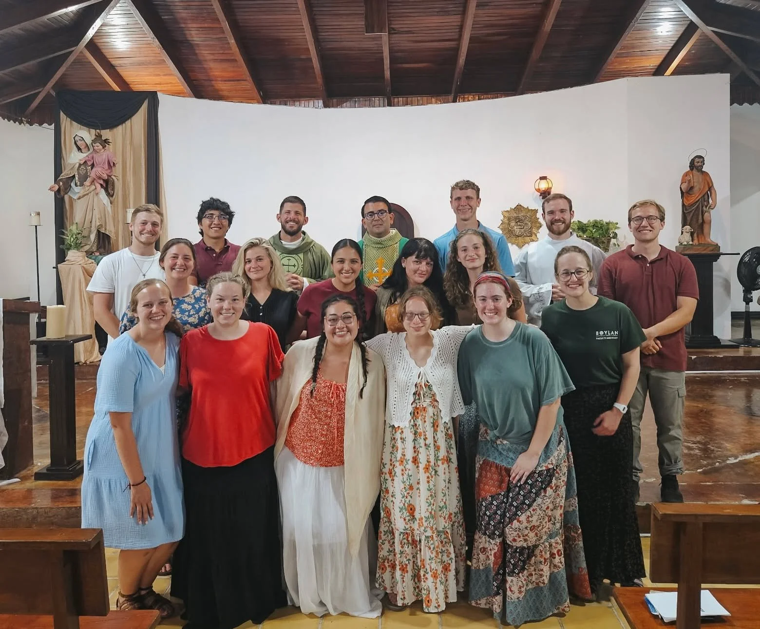 Please keep our students, Father Gonnella, and FOCUS missionaries in your prayers this week as they serve the local community in Paquera, Costa Rica!