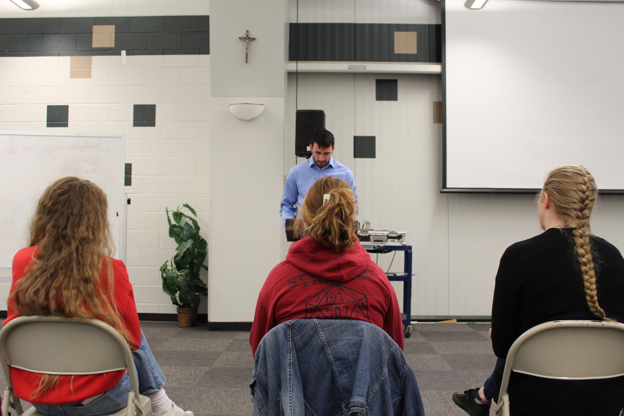 College students, there is still time to register for fall retreat, NIK 58! 

Join us the weekend of November 6th-8th for our annual fall retreat. Your time spent at Bishop Lane Retreat Center in Rockford will allow you space to grow in your relation