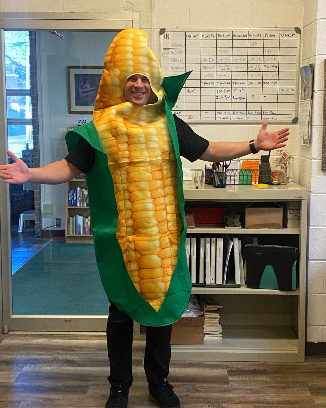 Drop you guesses for what you think Fr. G will pull out for Halloween this year ⬇️⬇️⬇️🤔

College students,  get your own costumes ready and join us TOMORROW EVENING Friday, October 30th for Halloween Bowling!

Meet at Newman at 5:30pm for dinner and