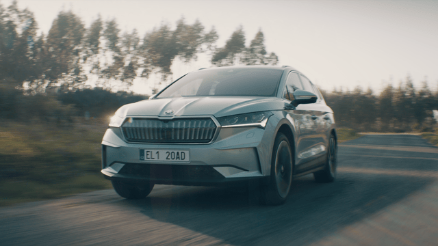 ENYAQ_2021_TV_CLN_NoLOGO_DRIVING_COUNTRYSIDE_0.56_FullHD_ProRes_GIF_01.gif