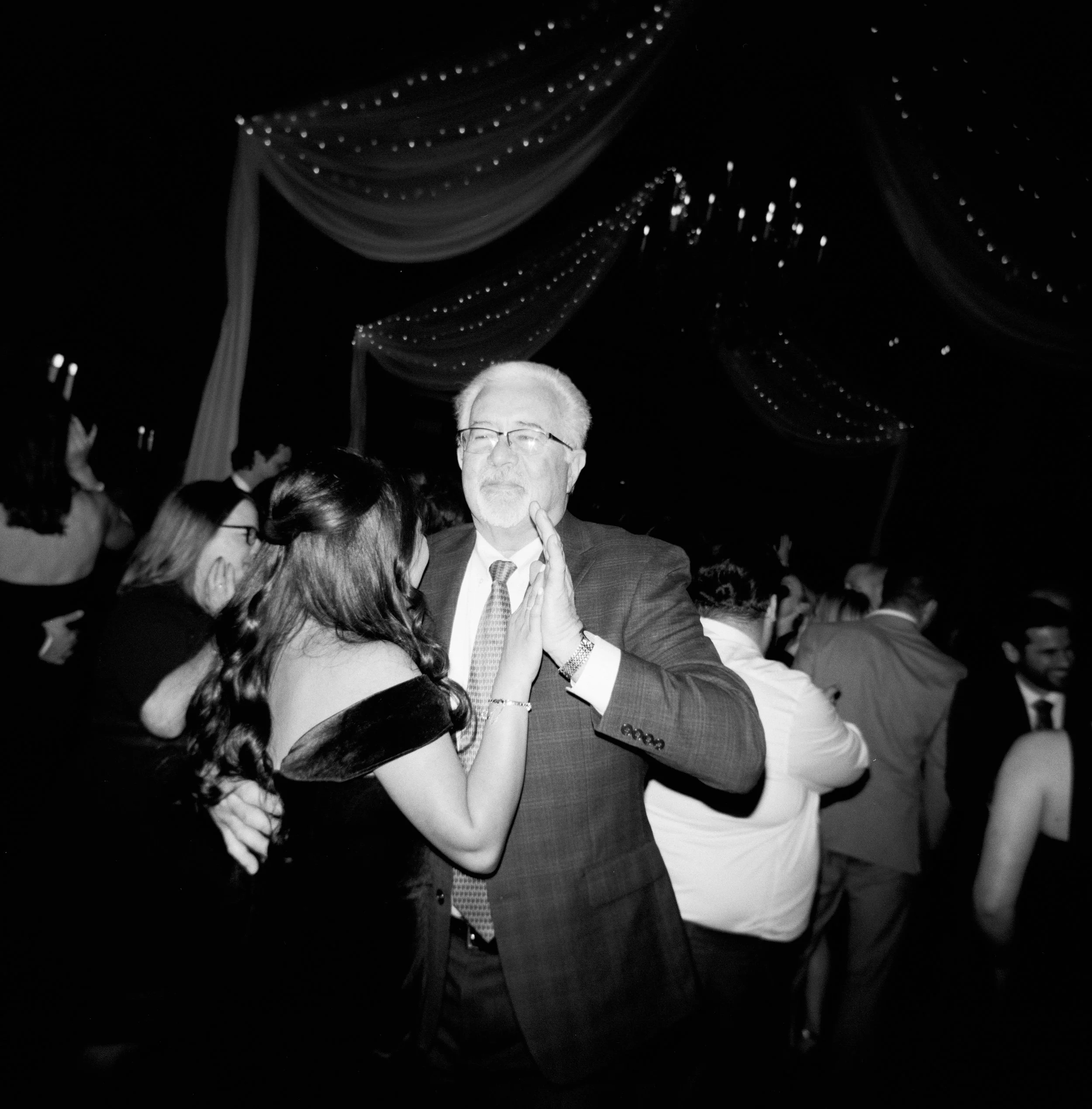 candid wedding dance photography