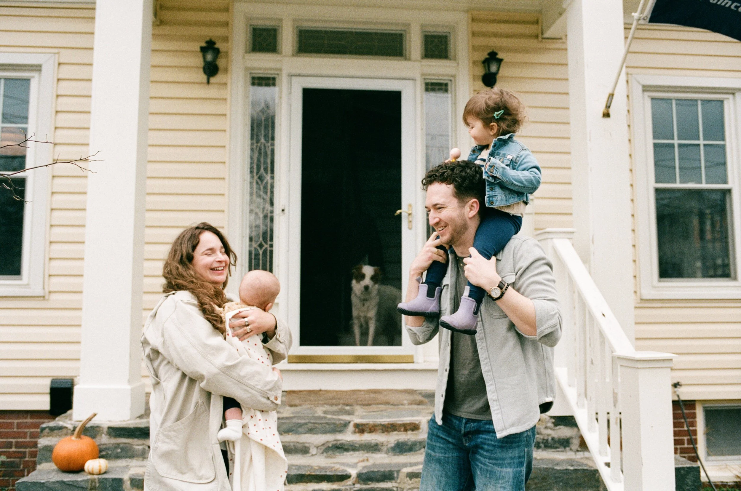 natural family photo at home in maine